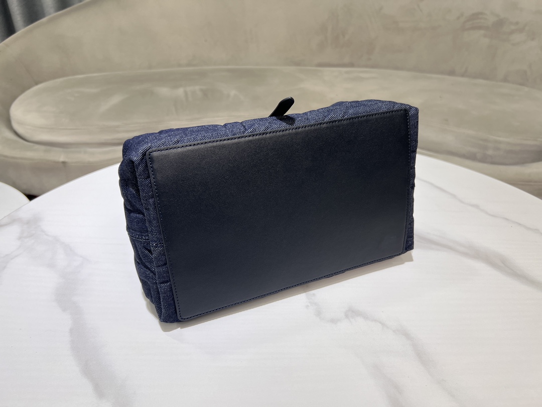 Medium D Toujours bag