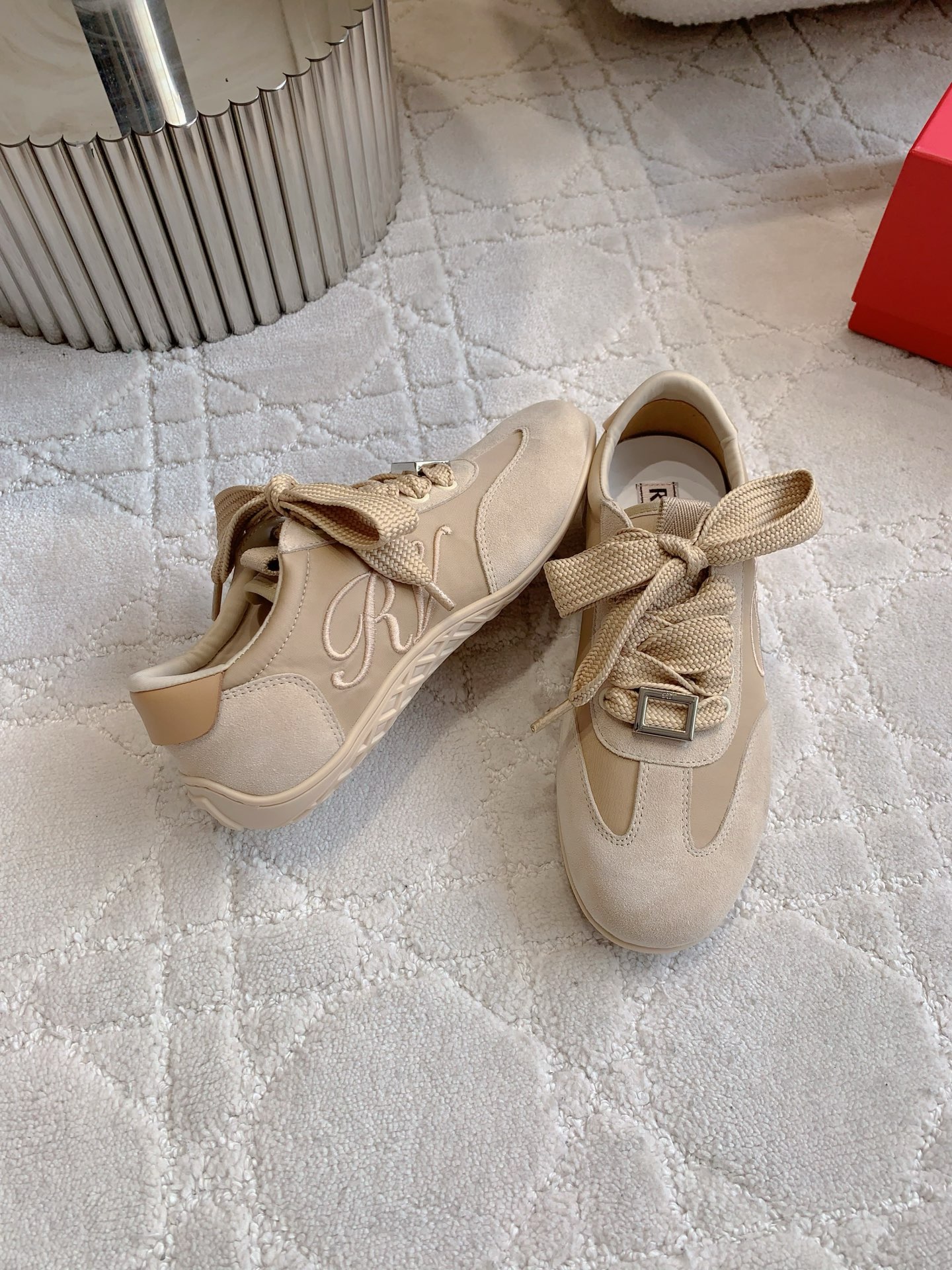 Roger vivier Low Sneakers in suede Beige