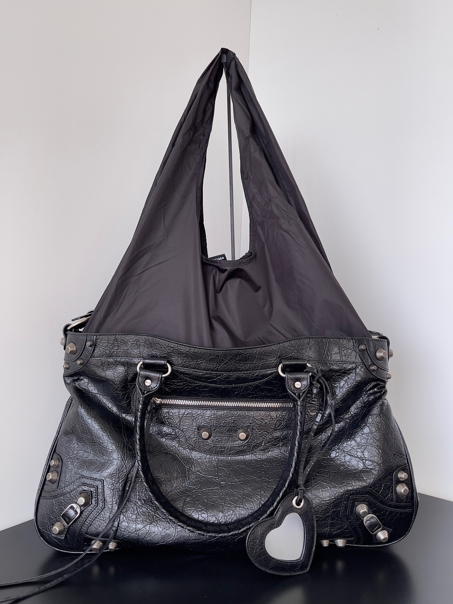 BALENCIAGA Neo Cargo XL Tote Bag - Black