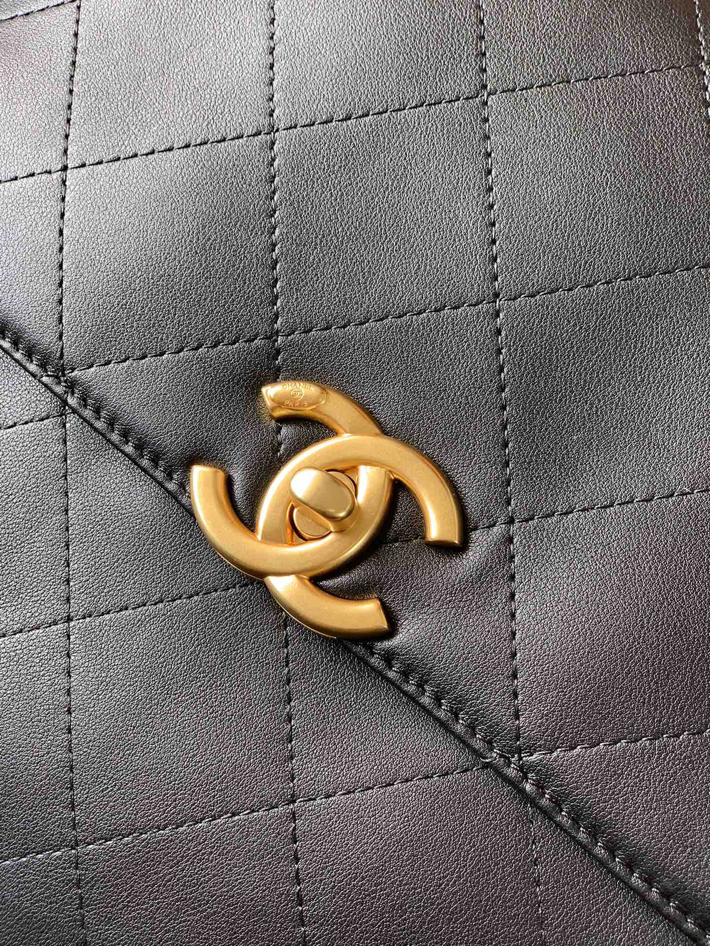 CHANEL 25S Black/Gold Flap Briefcase