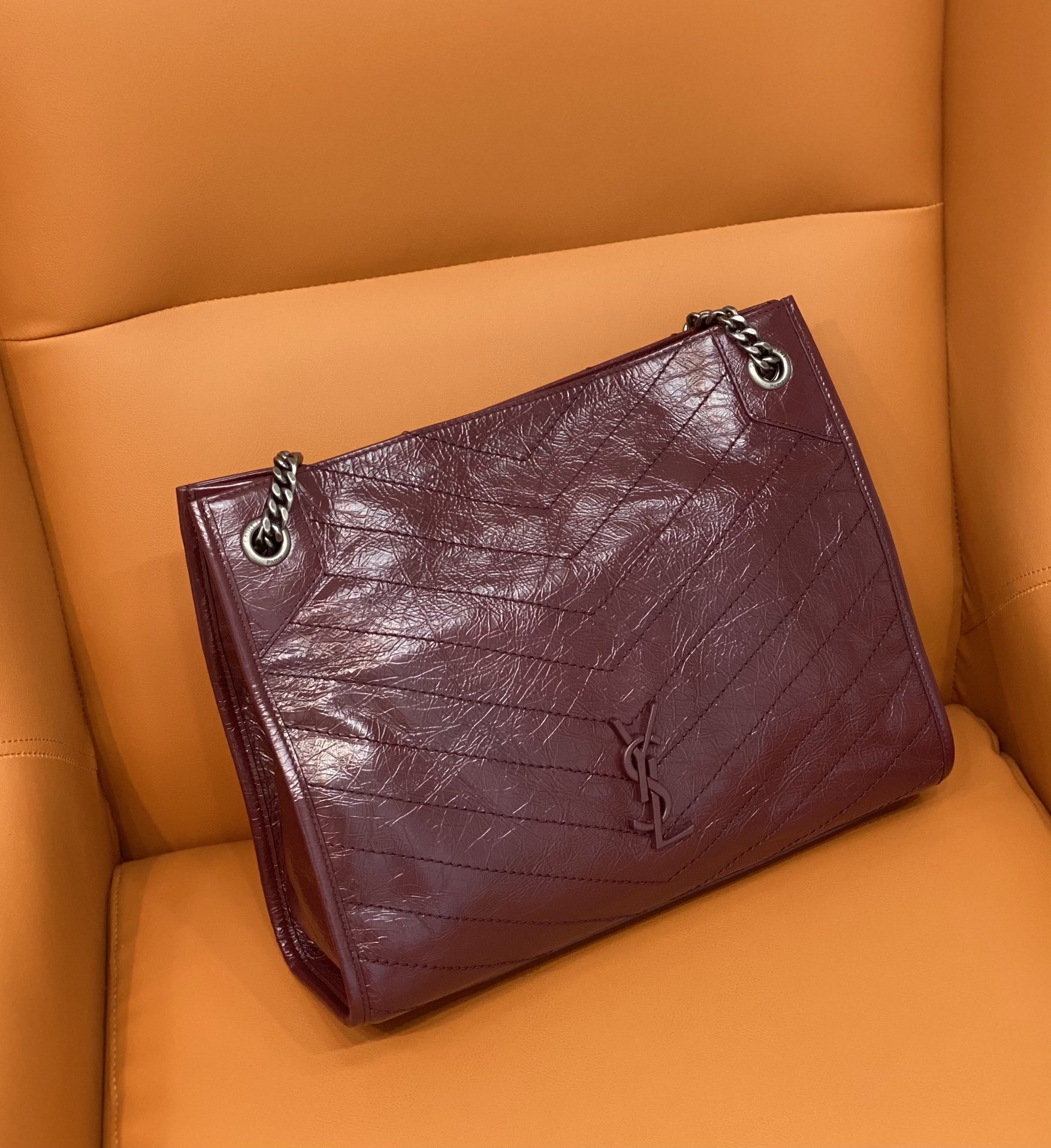 Saint Laurent Niki Medium Foldable Leather Tote