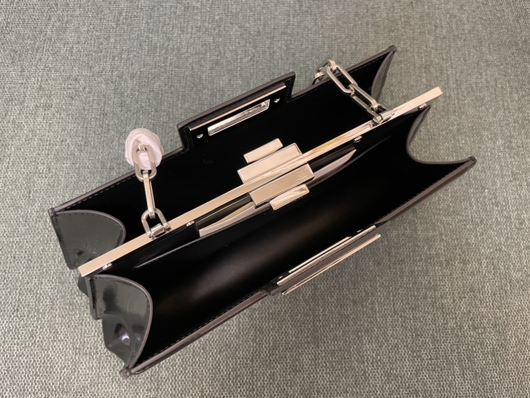 FENDI-2023 Peekaboo Cut bag