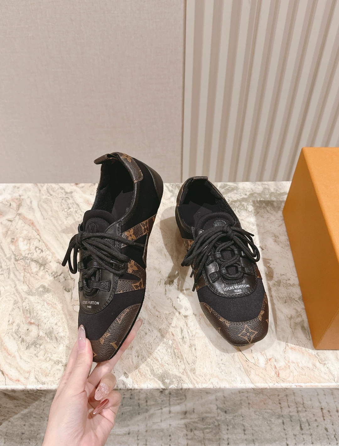 LOUIS VUITTON New Women Sneaker