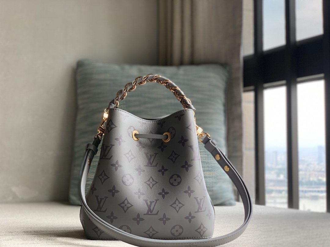 Louis Vuitton M12749 Néonoé BB