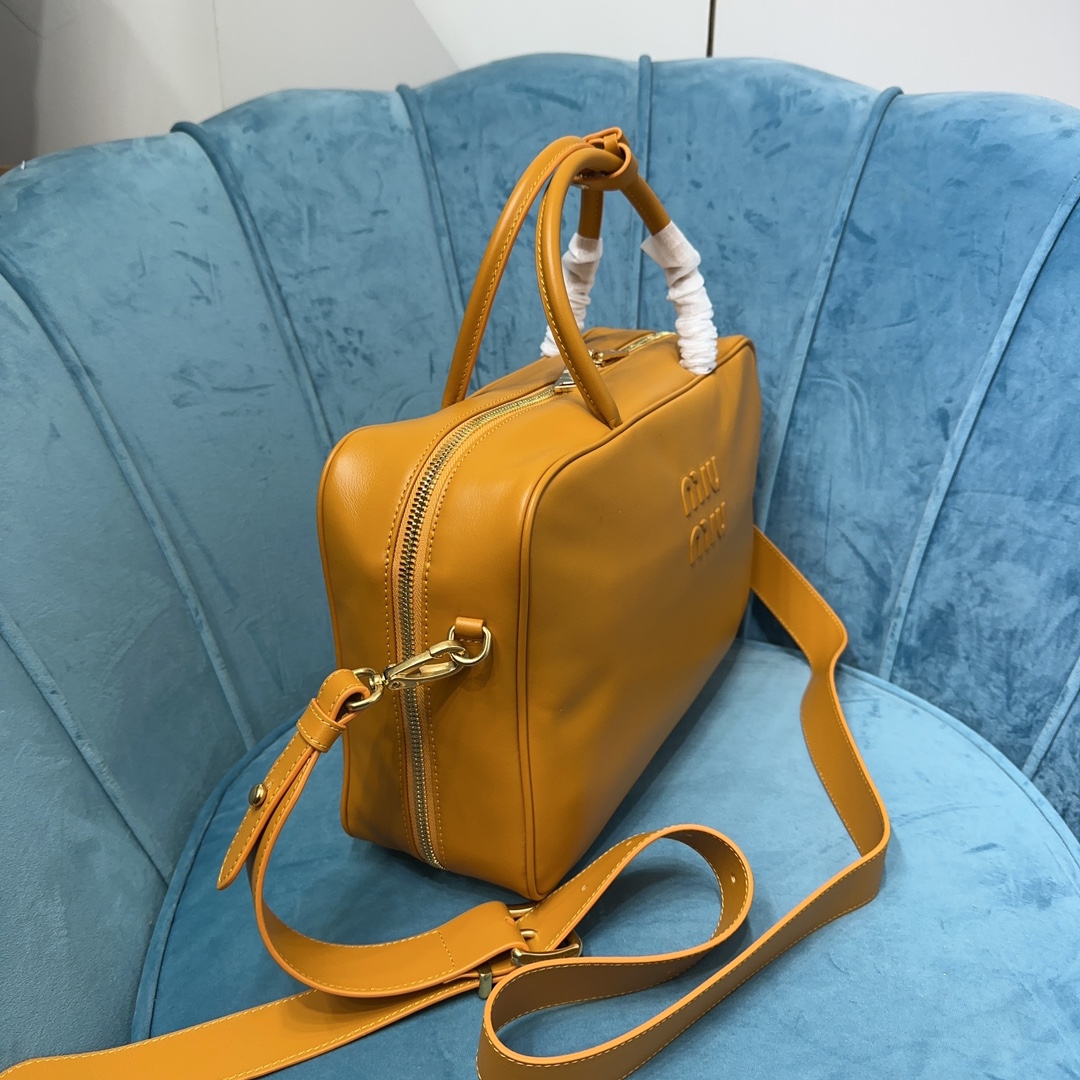 Miu Miu-Leather Beau bag-Pomegranate Yellow