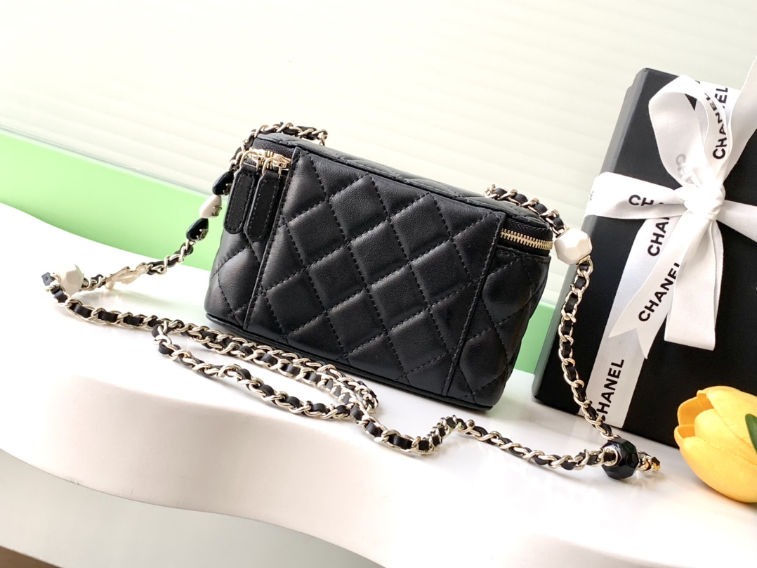 chanle Love makeup small lipstick box