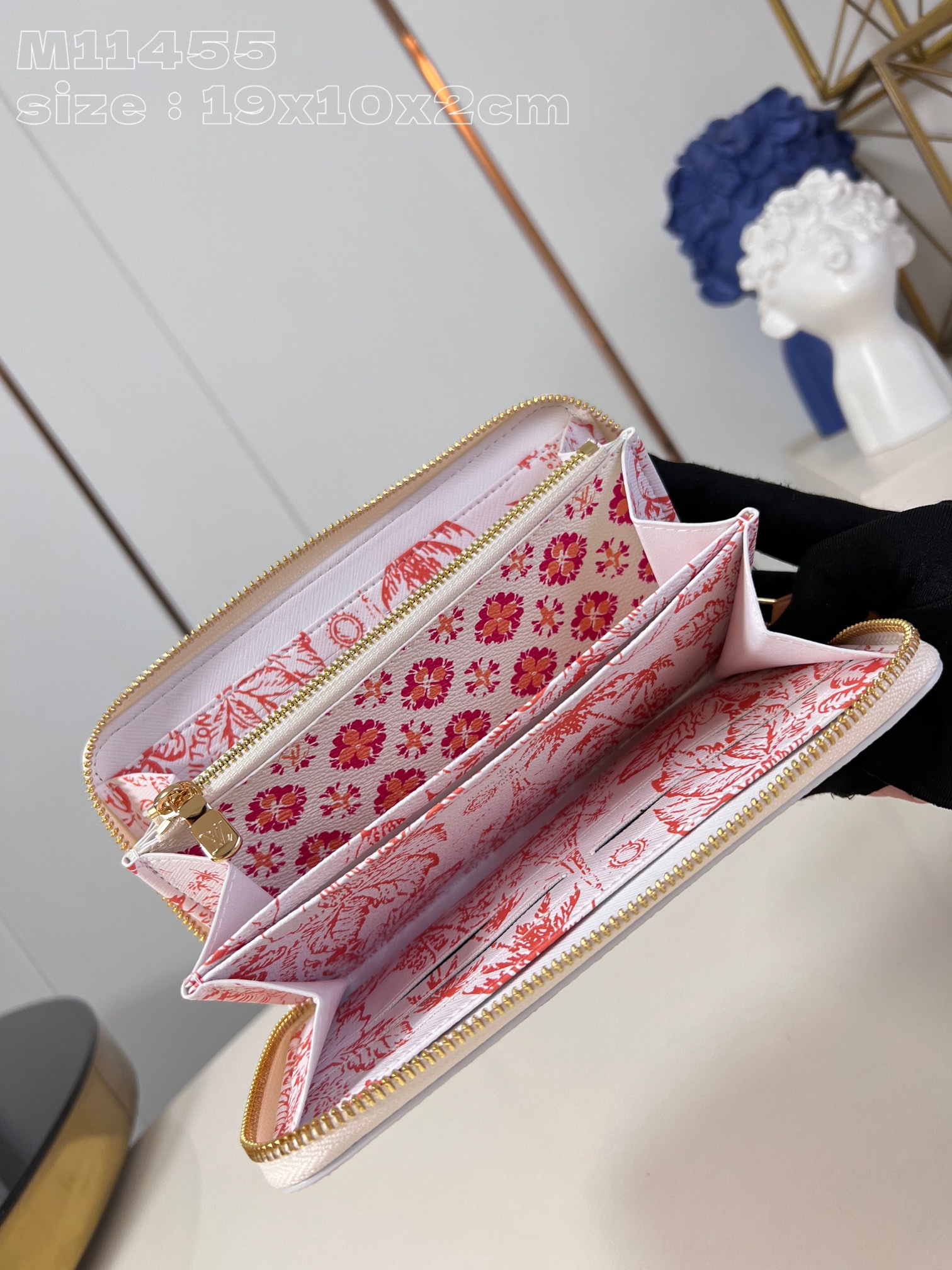 LOUIS VUITTON By The Pool Zippy Wallet M11455