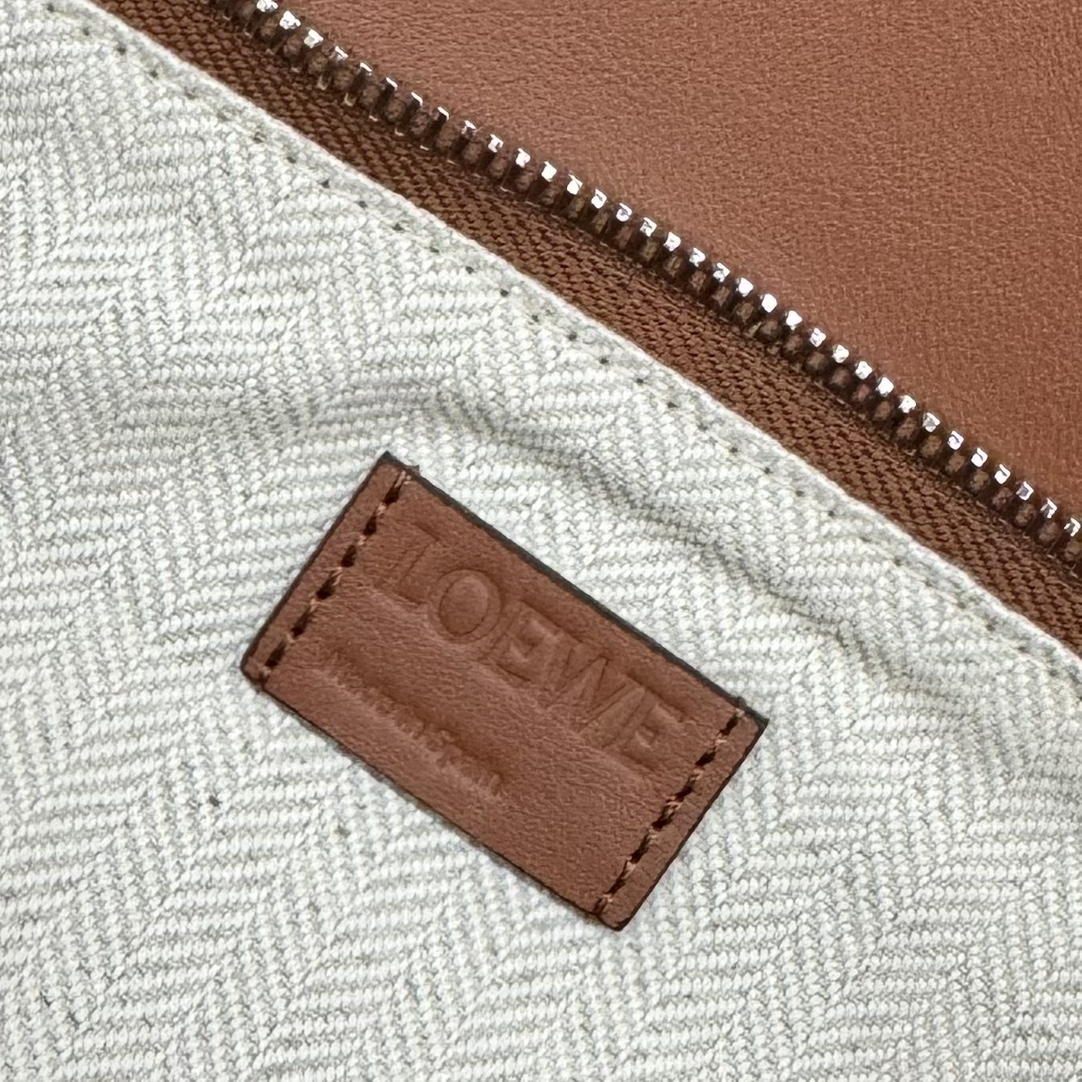 Medium Puzzle Edge bag in classic calfskin