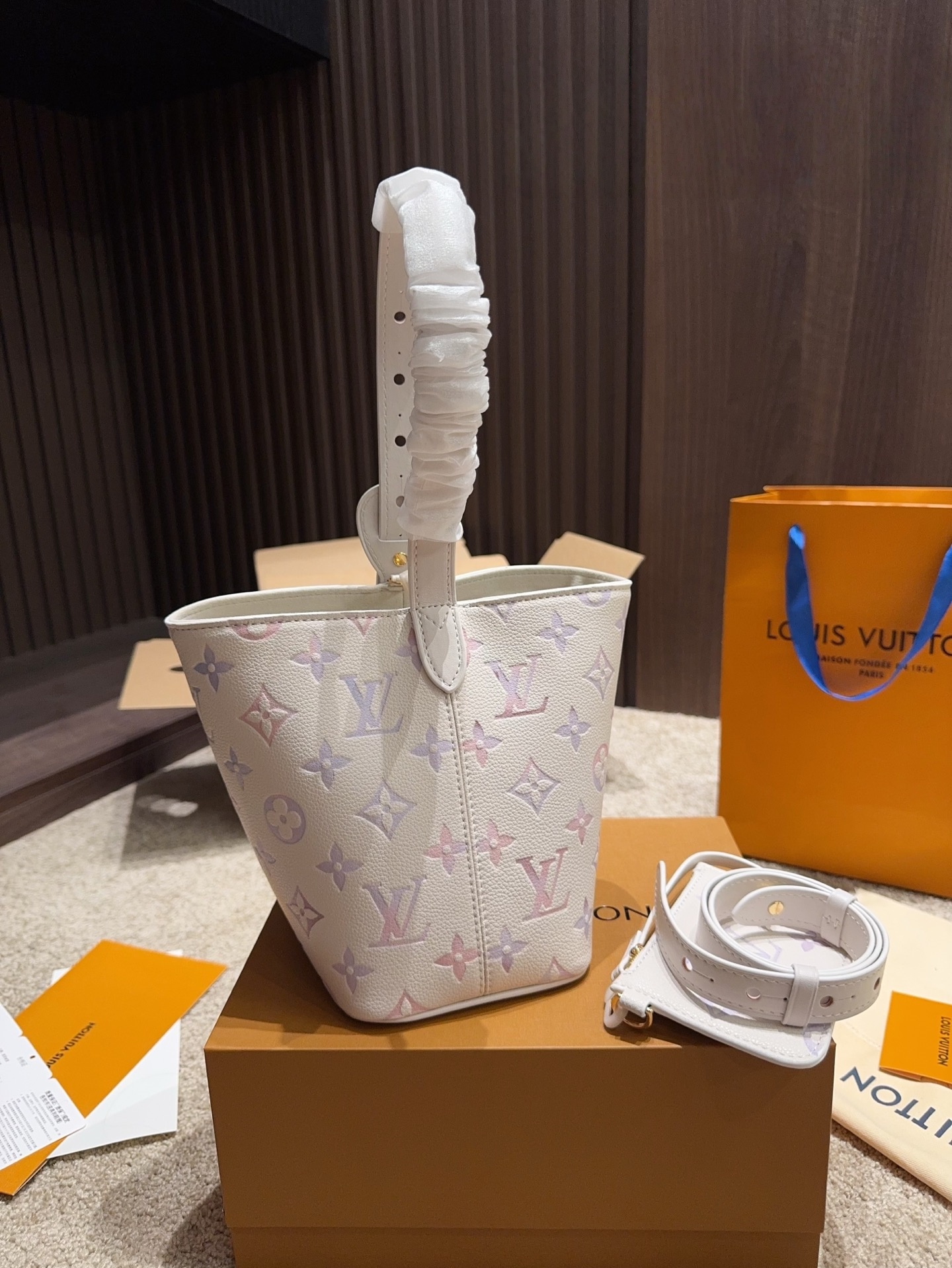 LV M25673 NEW All In BB