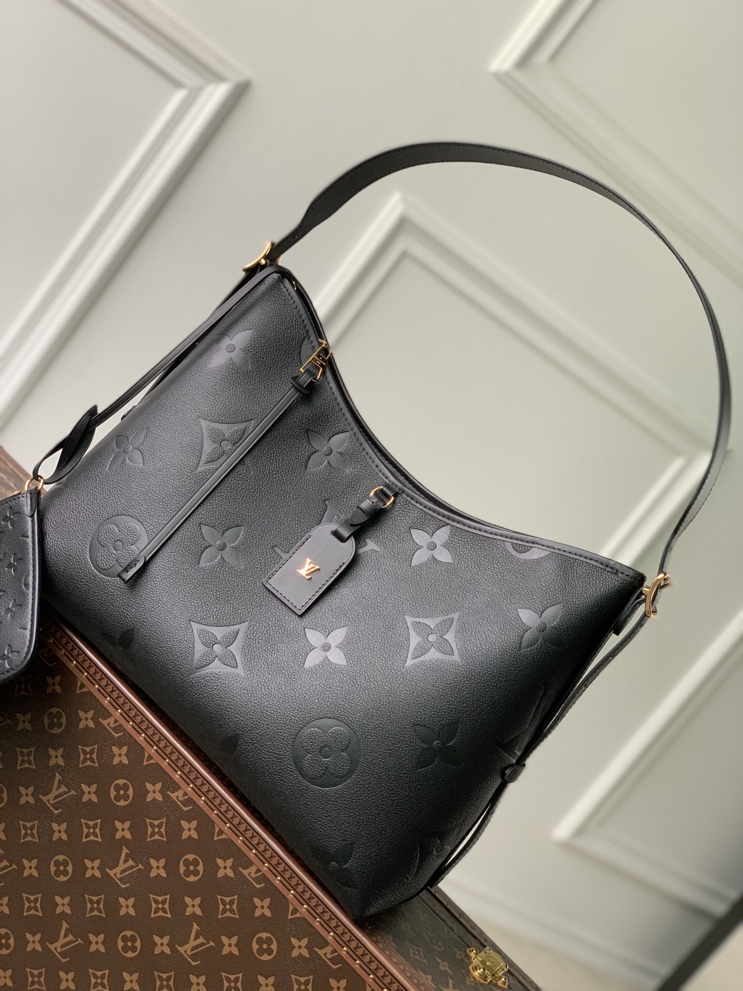 Louis Vuitton M46289 CarryAll MM Black