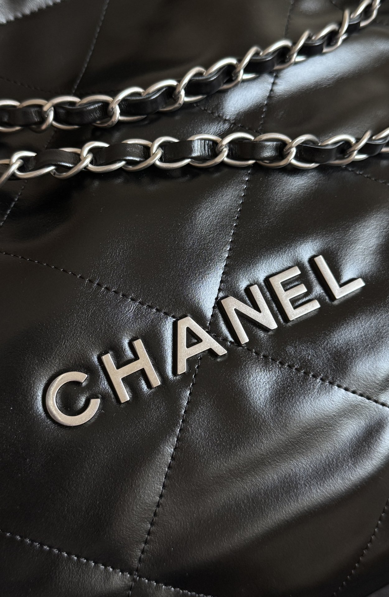 CHANEL 22 Handbag