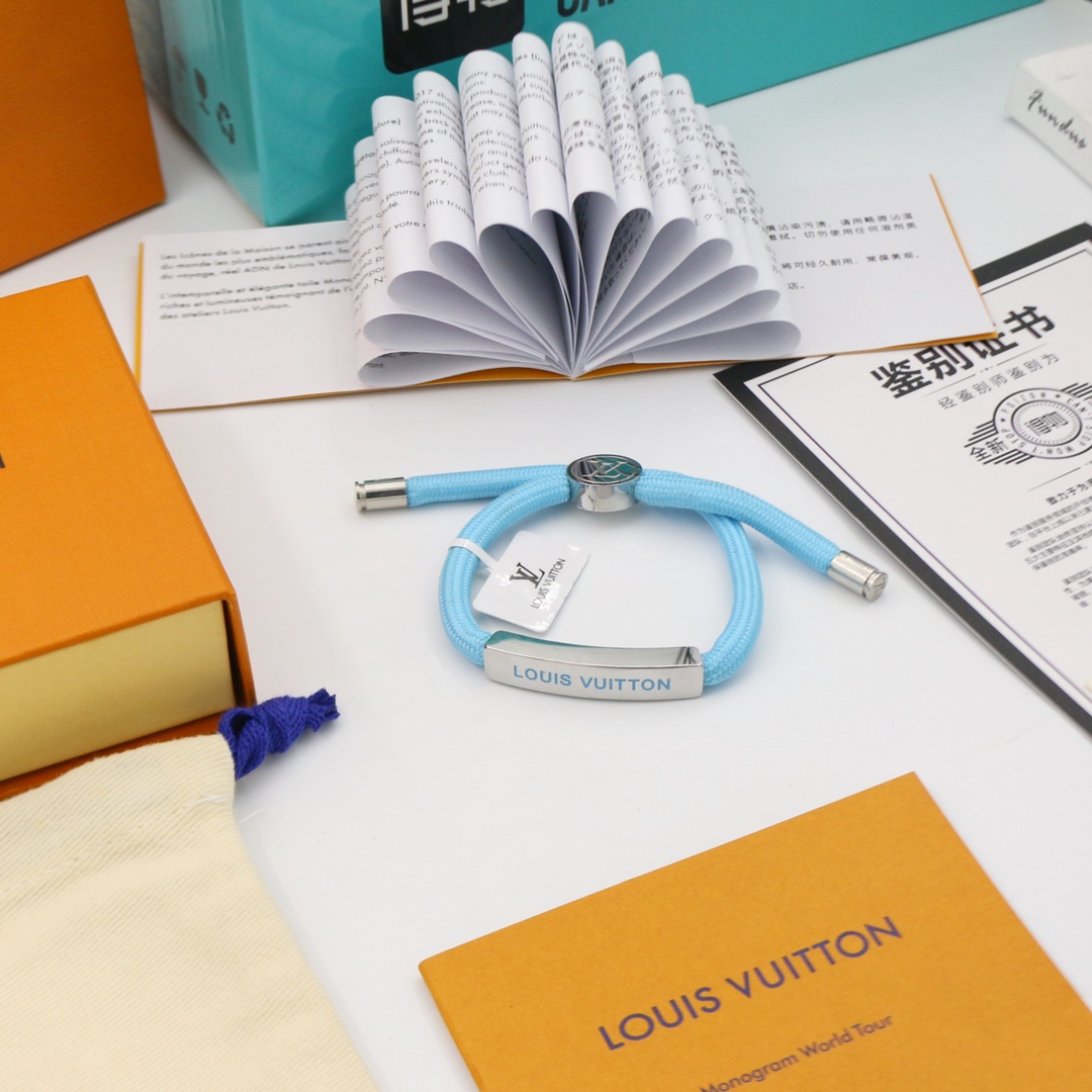 Louis Vuitton alloy LOGO bracelet