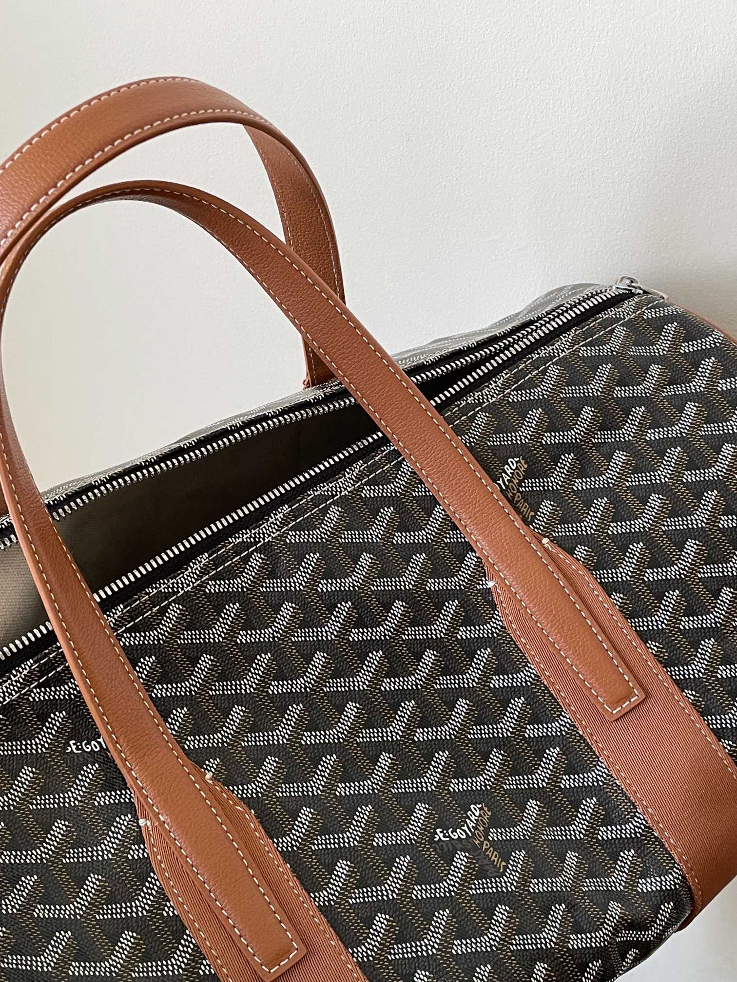 Goyard Barrel 40 – Black & Brown