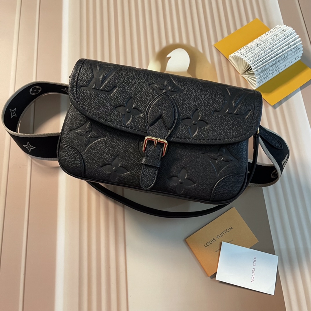 Louis Vuitton M46386 Diane Black