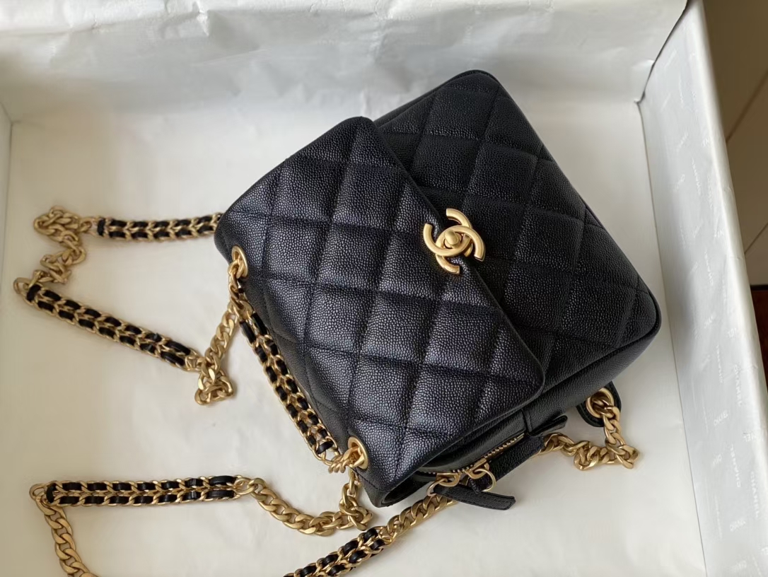 𝗖𝗛𝗔𝗡𝗘𝗟 22P retro black backpack