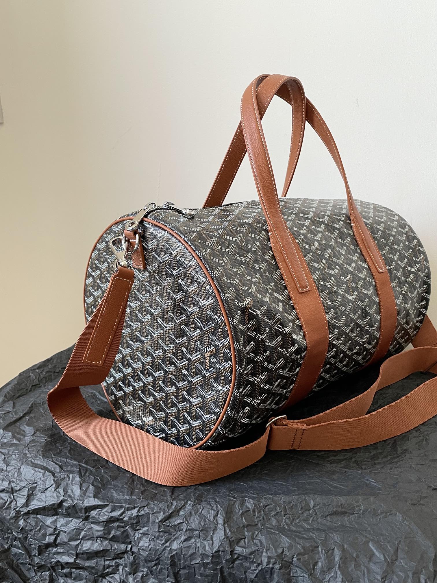 Goyard Barrel 40 – Black & Brown