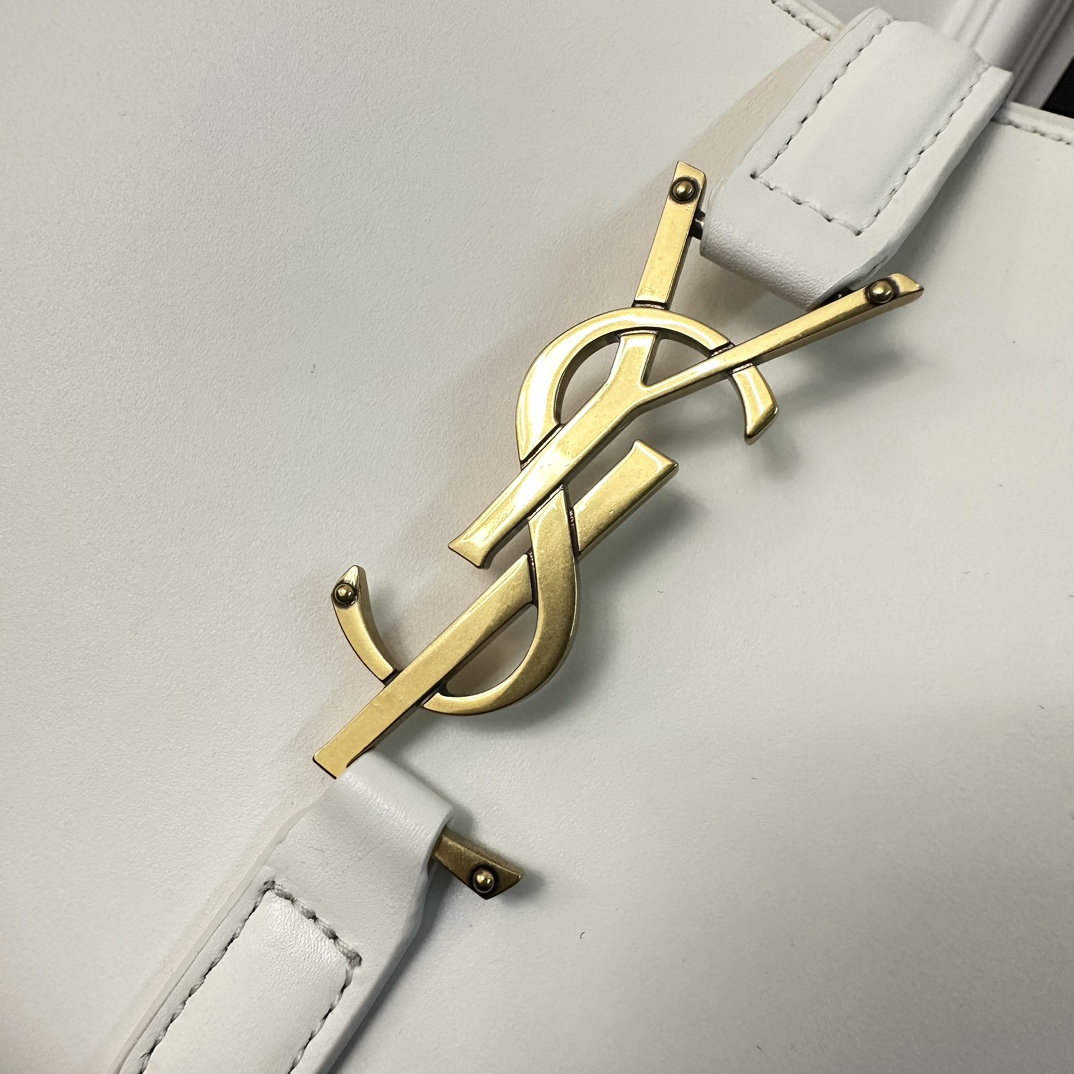 YSL-LE 5 À 7 in smooth leather-BLANC VINTAGE