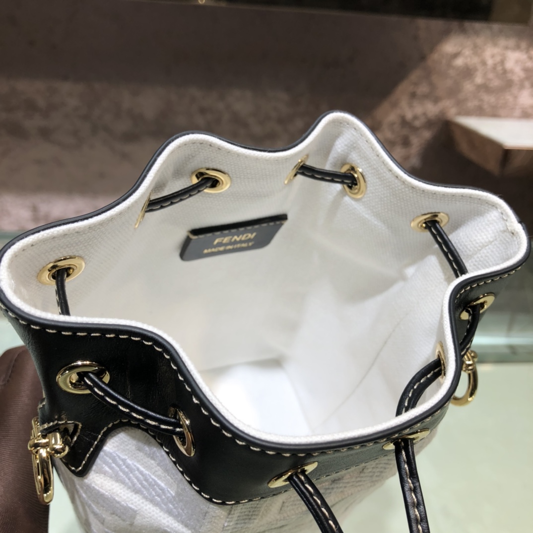 FENDI-White Denim FF Logo Embroidered Bucket Bag