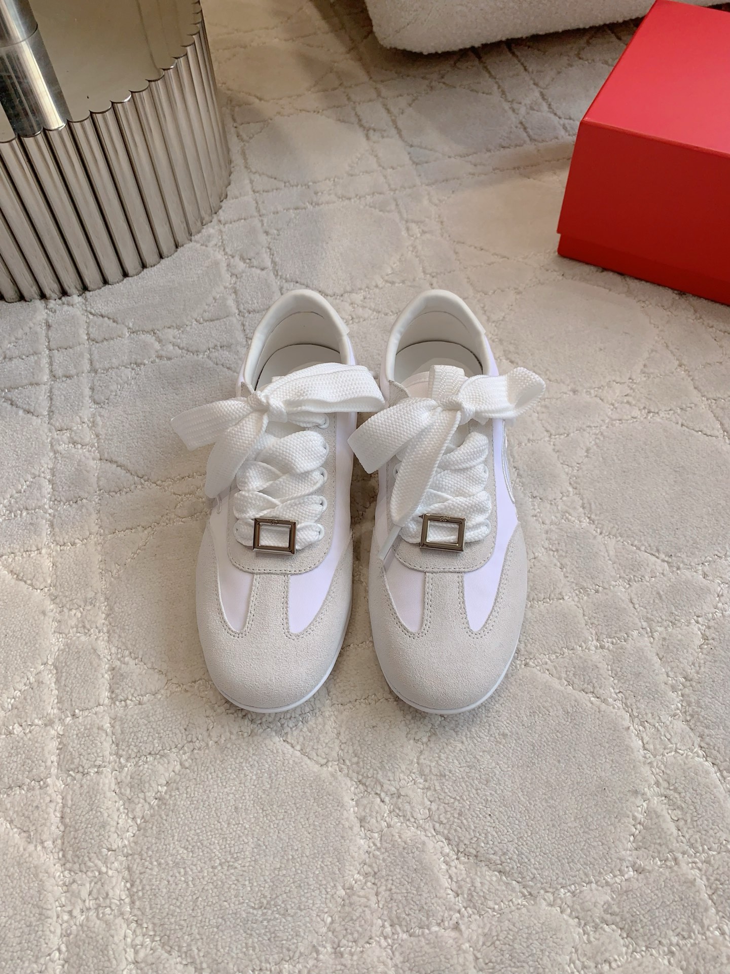 Roger vivier Low Sneakers in suede