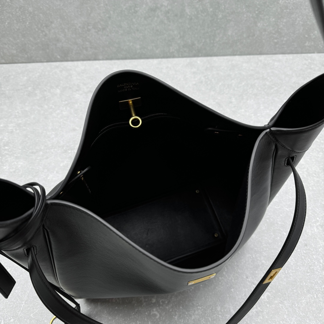 Balenciaga-Bel Air Small Hobo Bag in Black