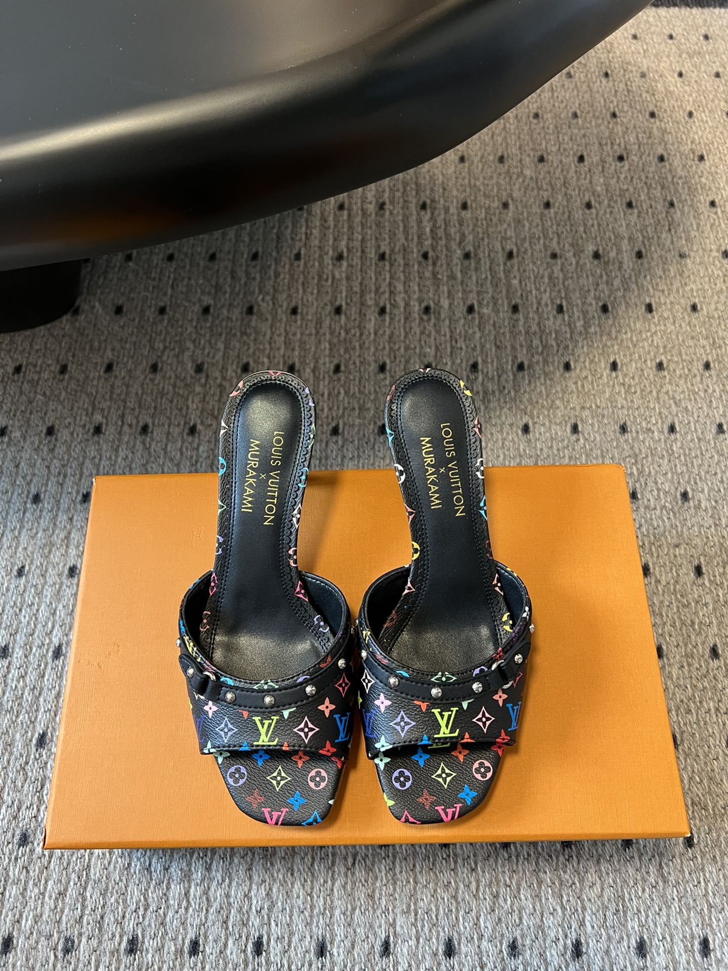 LV Spring and Summer New Flat Sandals