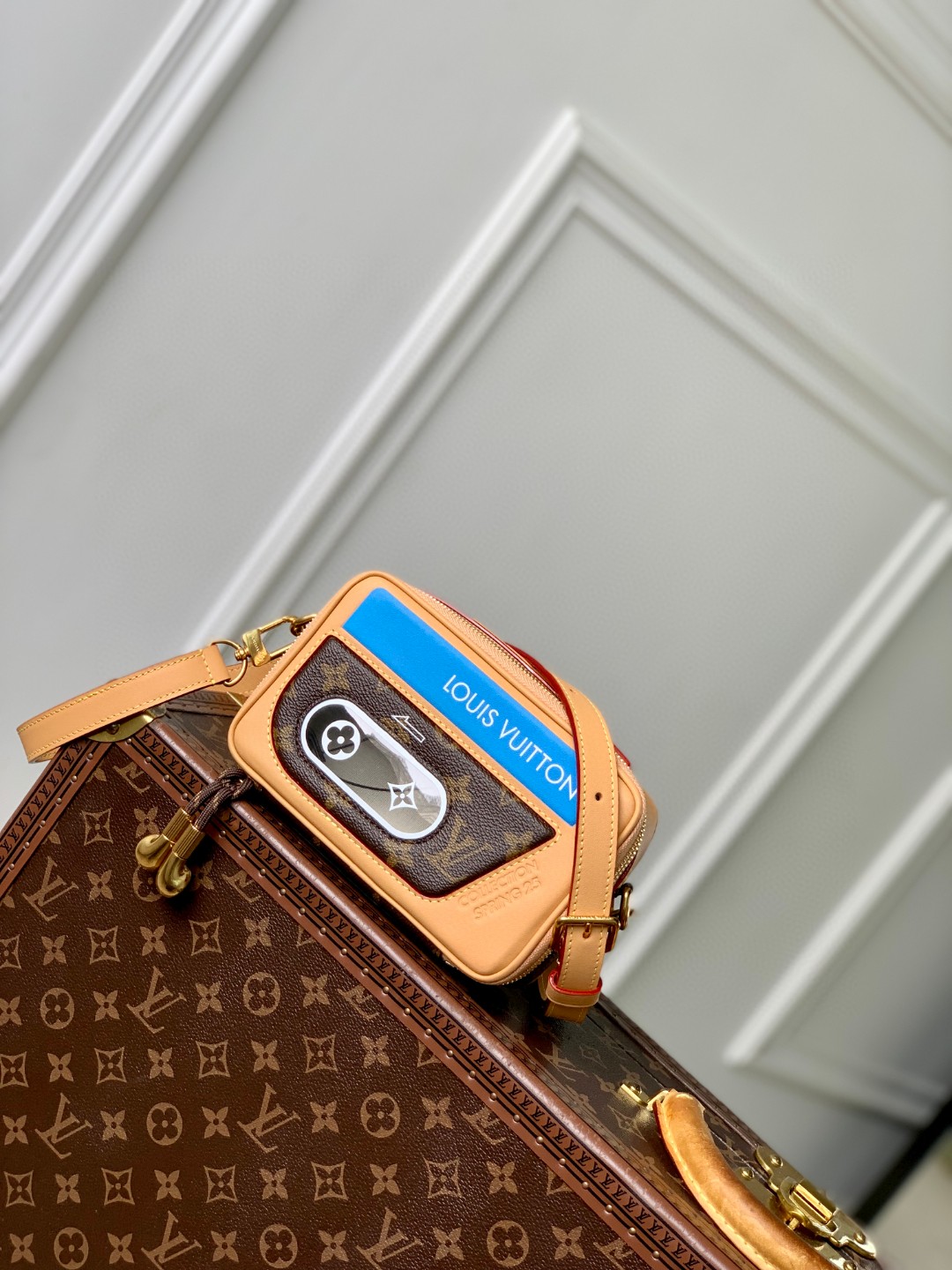 LV M14062 Baladeur Wearable Wallet