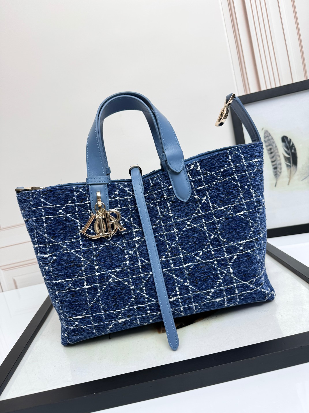 𝐃𝐢𝐨𝐫-𝐓𝐨𝐮𝐣𝐨𝐮𝐫𝐬