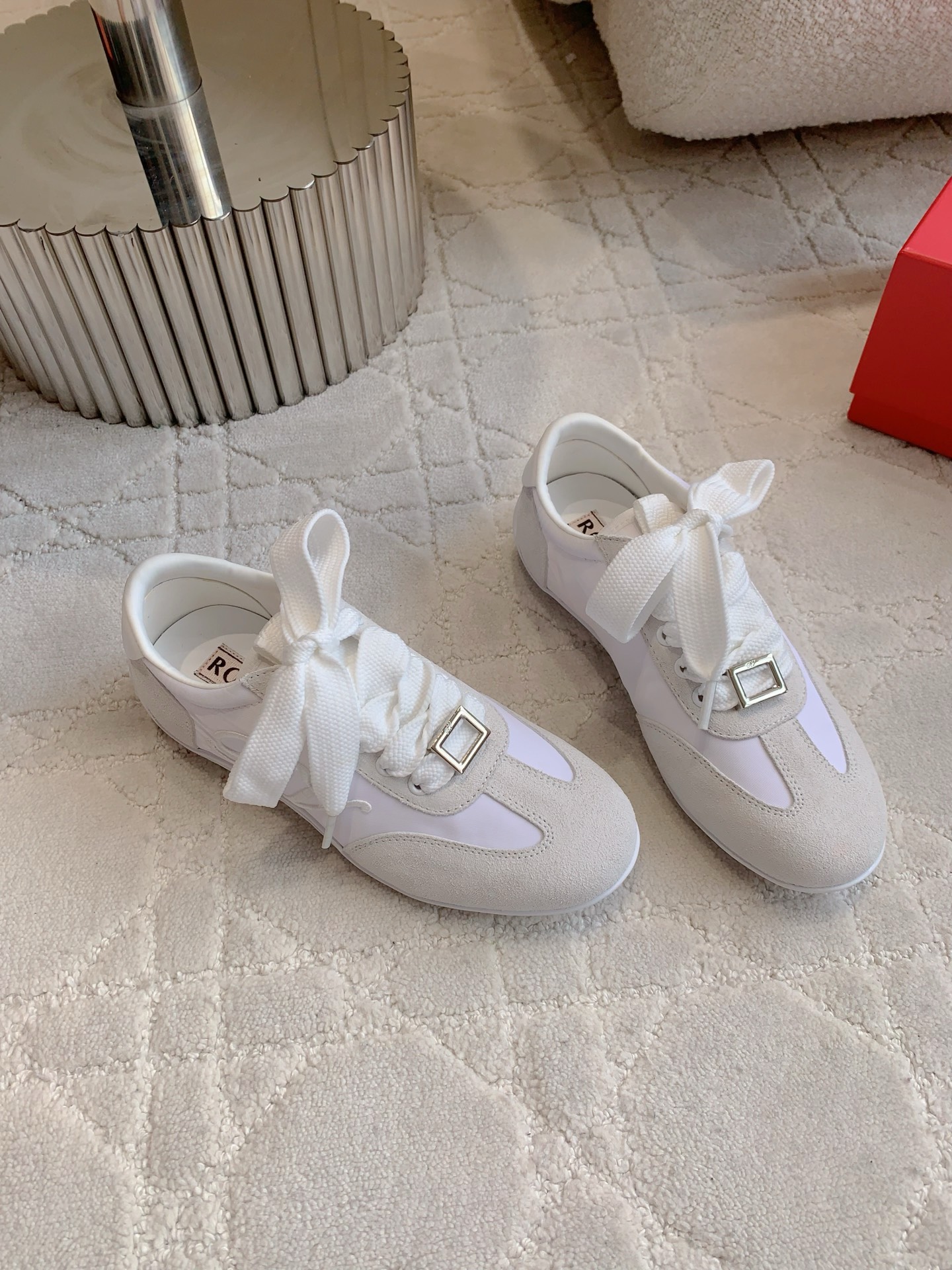 Roger vivier Low Sneakers in suede