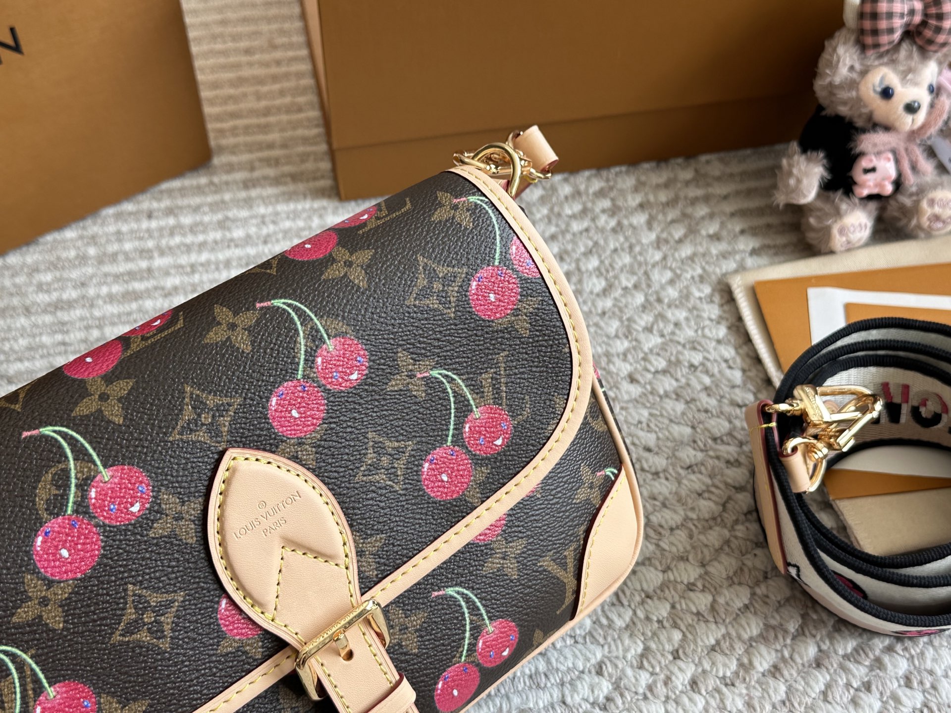 Louis Vuitton Diane cherry