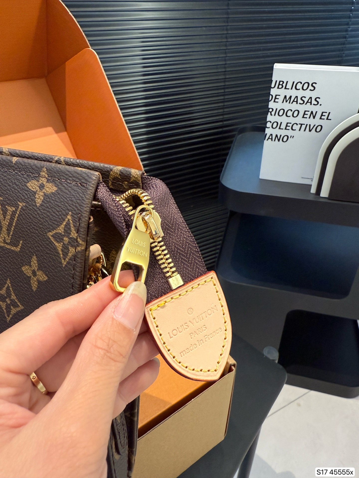 LV pouch Bag
