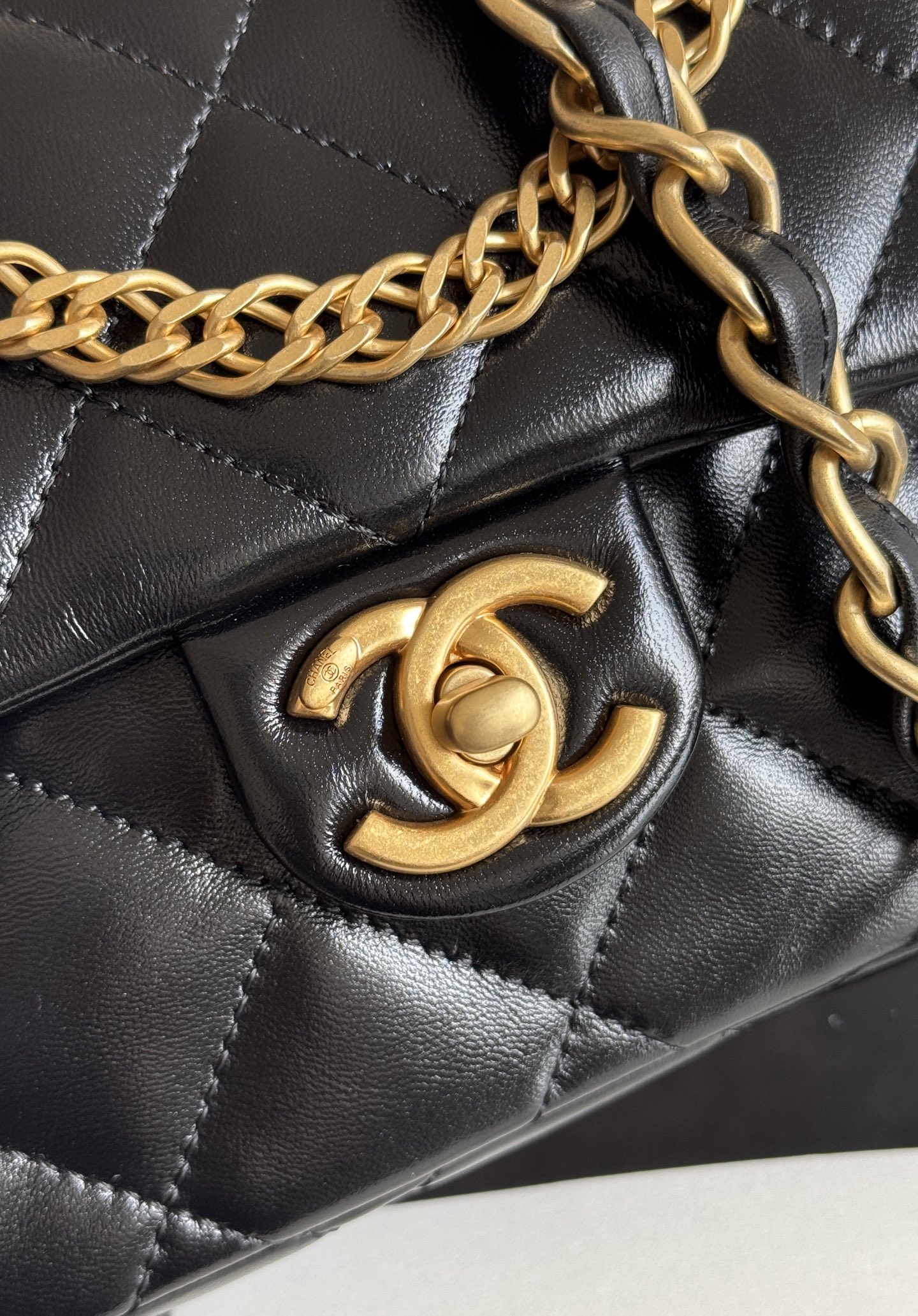 Chanel AS4000-mini cf- lambskin