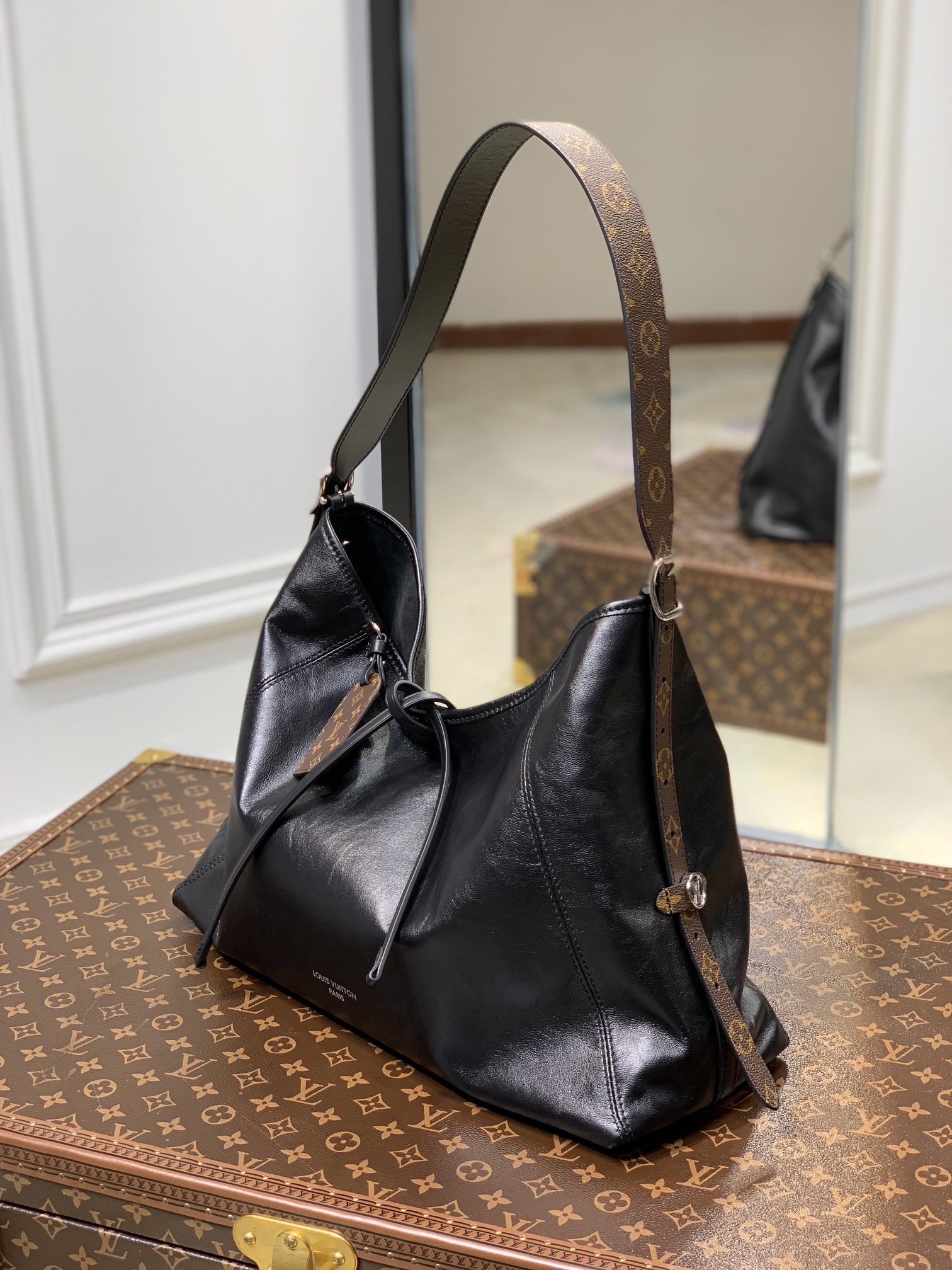 Louis Vuitton M25143 CarryAll MM Dark Black
