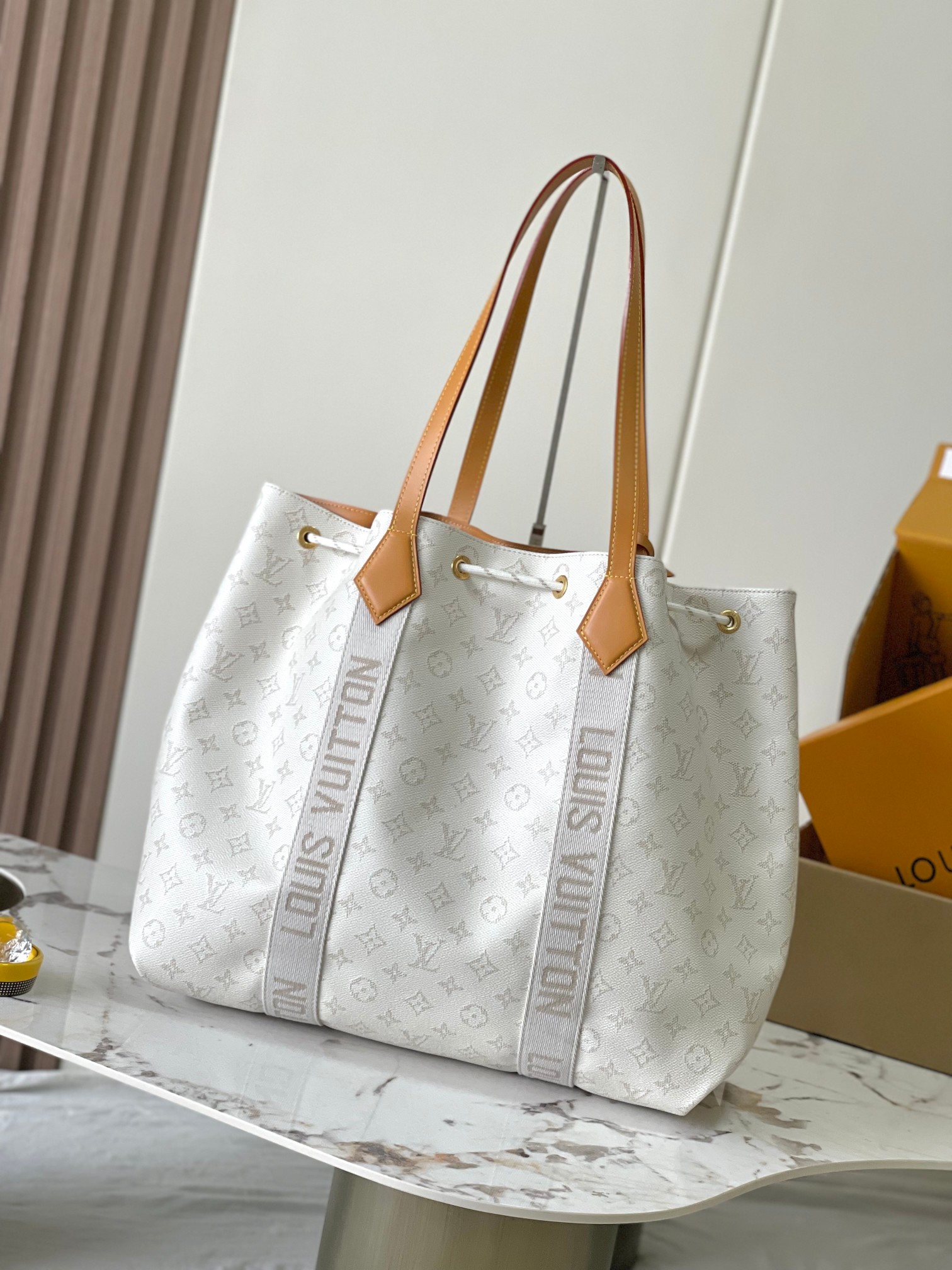 Louis Vuitton M14652 Marina Tote