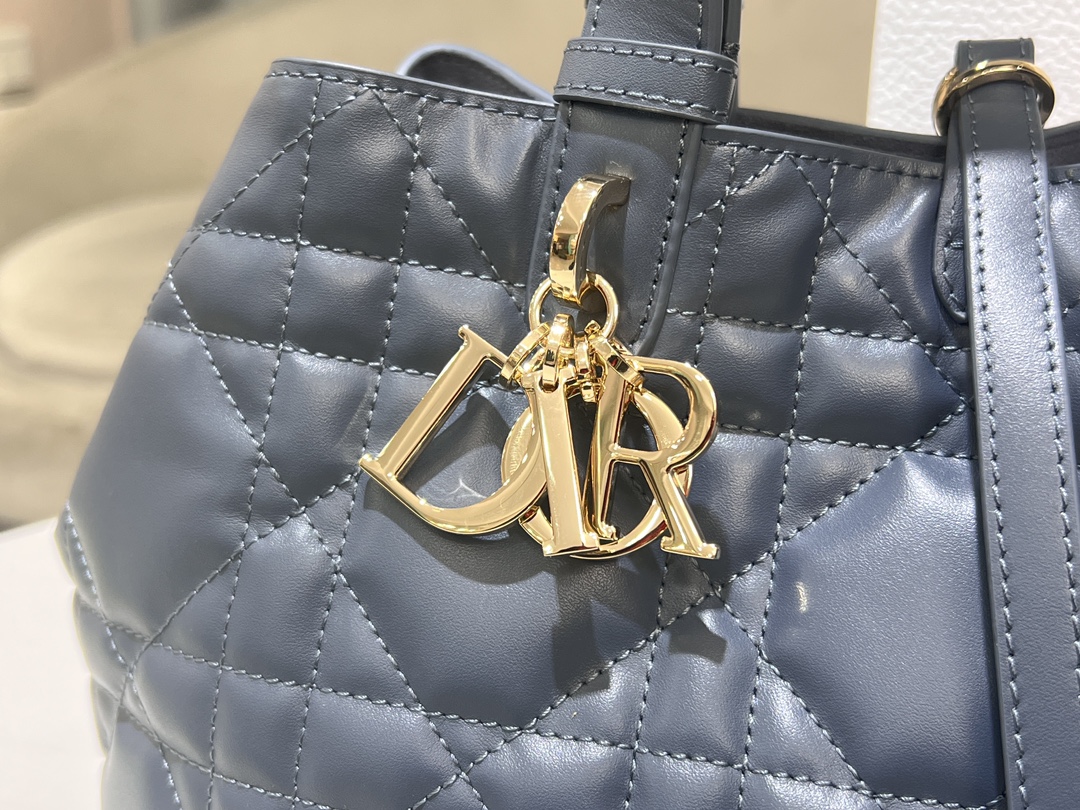 toujour Blue medium This Di