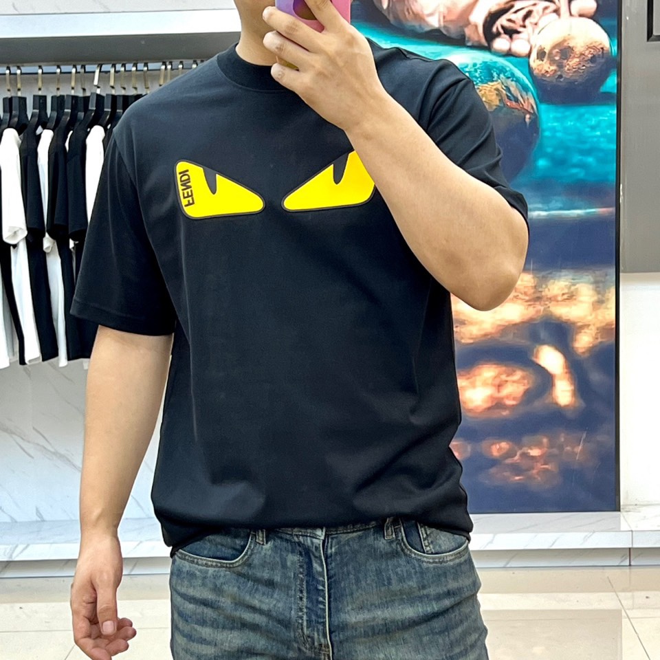 FENDI Men’s Classic Logo Tee