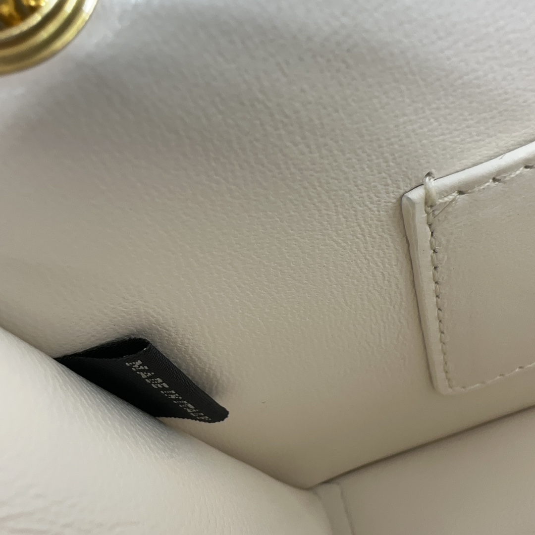 MIUMIU-New Soft Lambskin Handbag