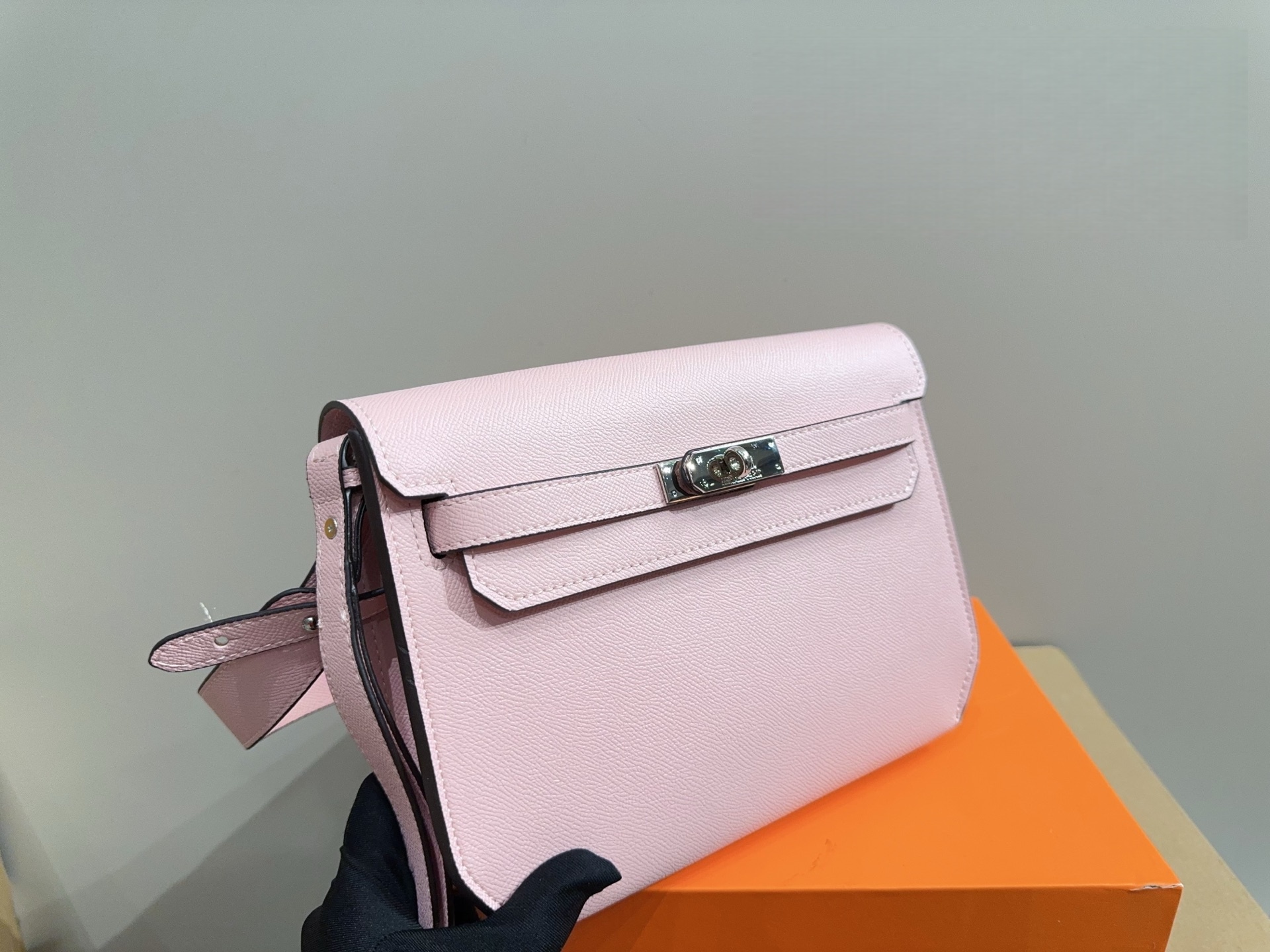 Hermès Kelly Dépêches pouch