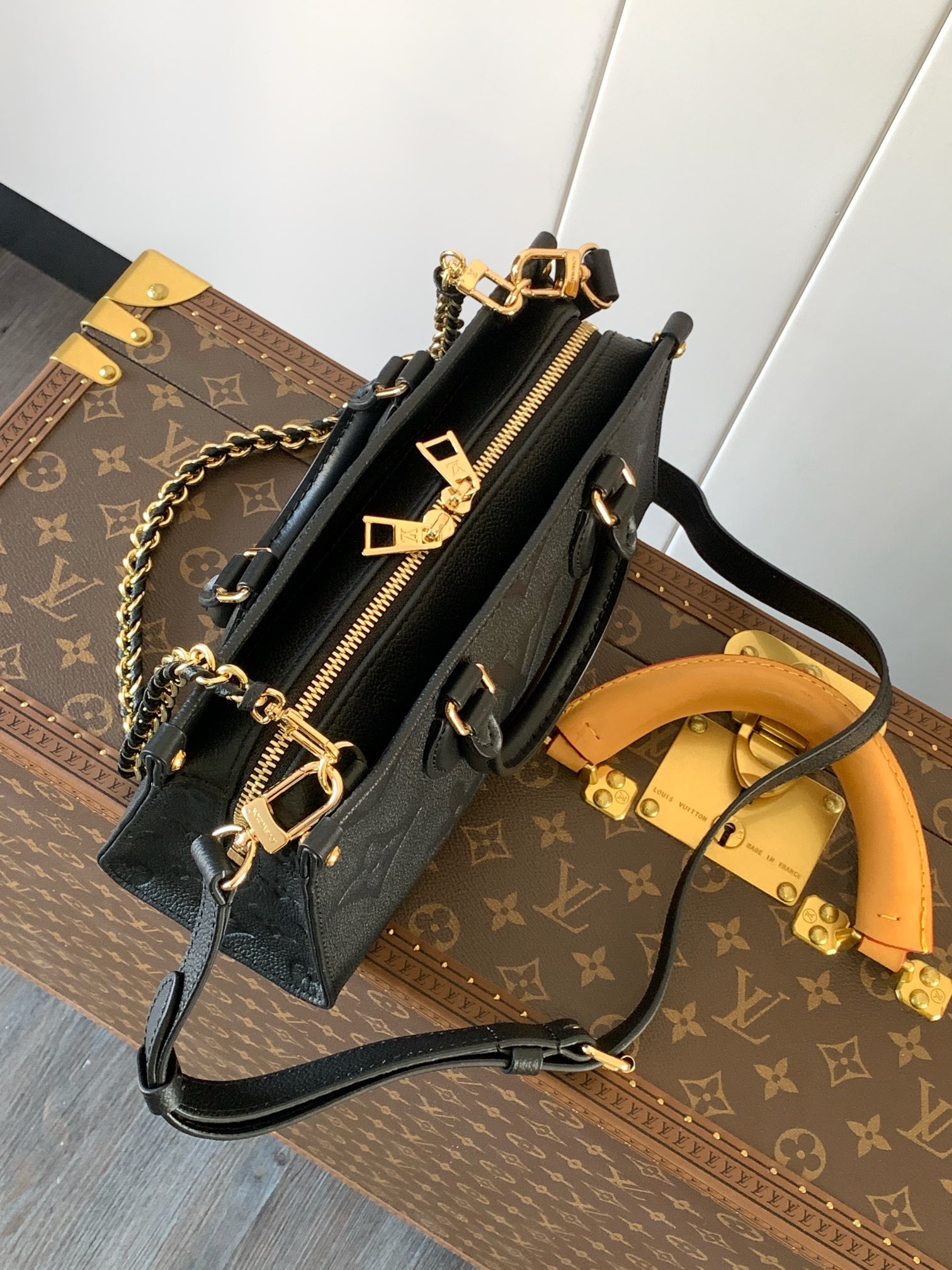 LV-M23640 OnTheGo East West