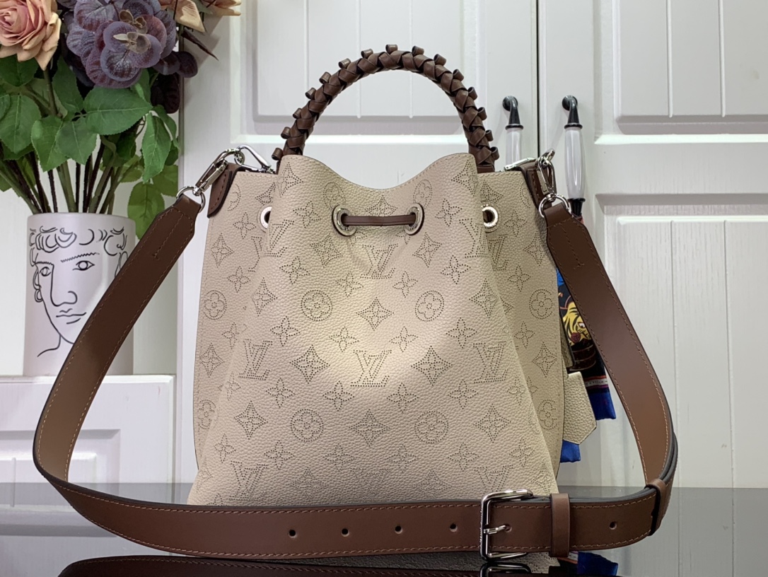 LV MURIA M55801