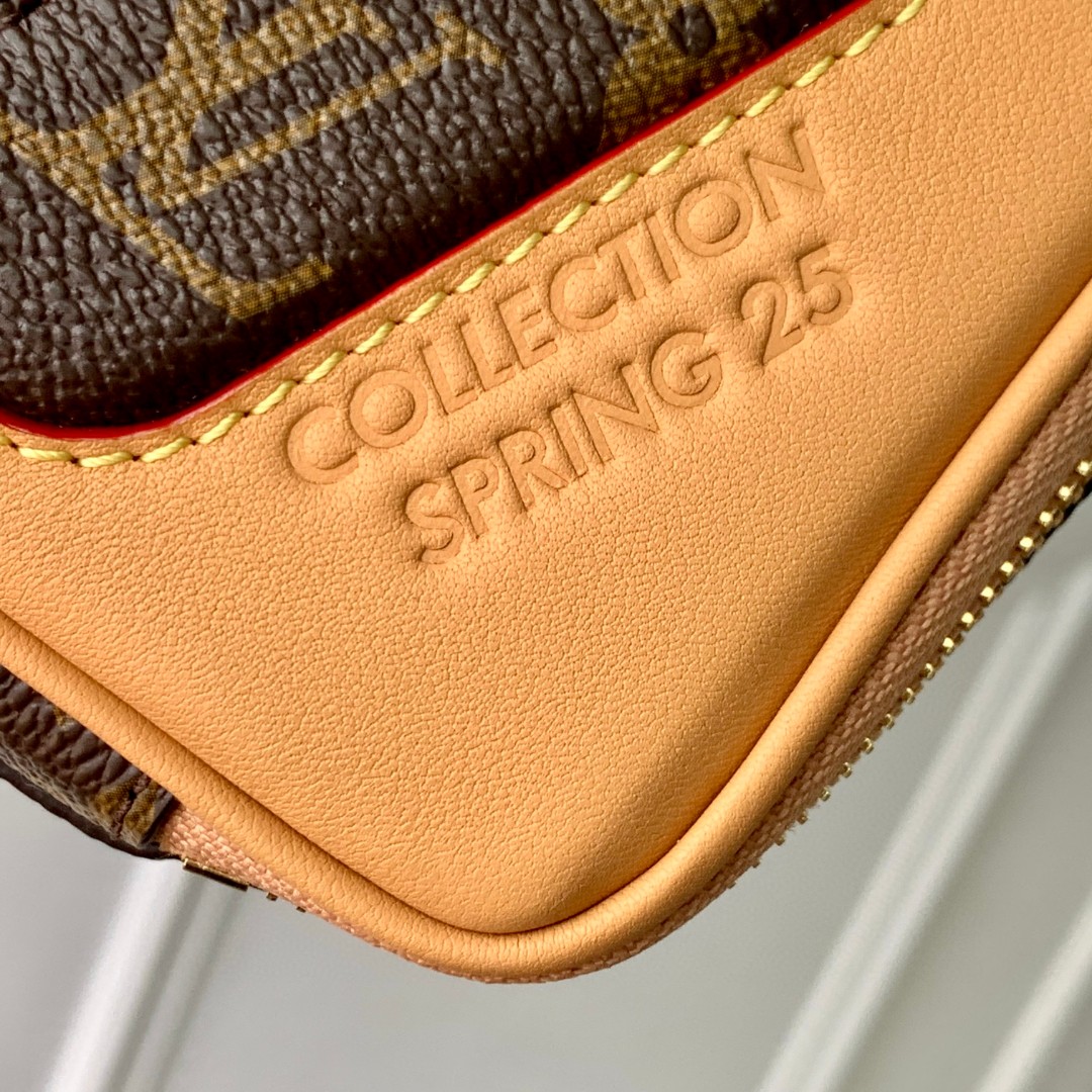 LV M14062 Baladeur Wearable Wallet