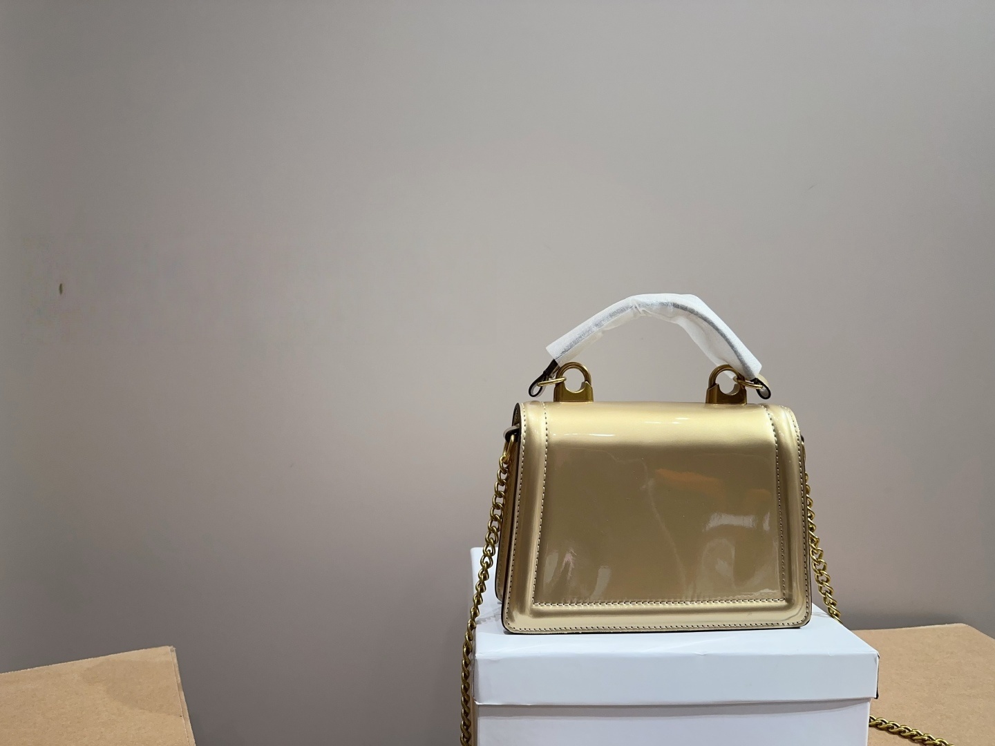 Dolce & Gabbana Handle chain bag with pearl heart clasp