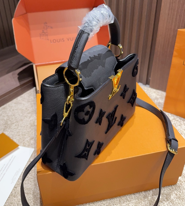 Louis Vuitton Capucines Handbag – Black