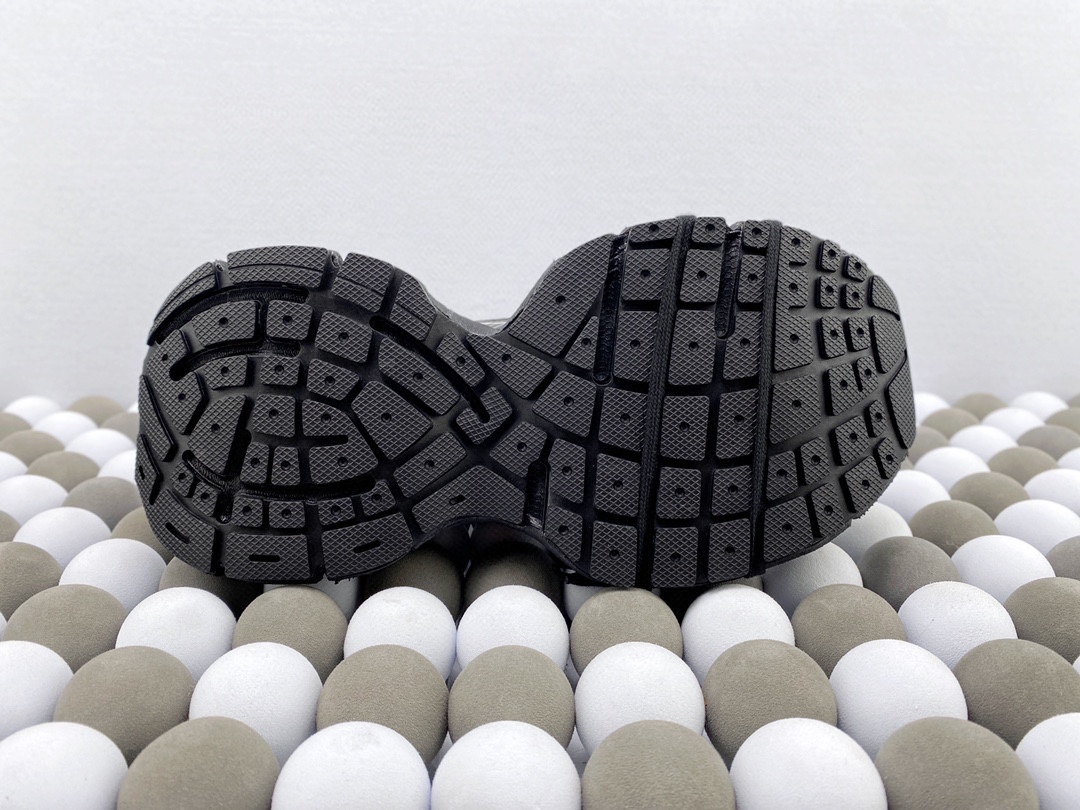 Balenciaga 3XL Distressed Retro Dad Sneakers in Black/Silver