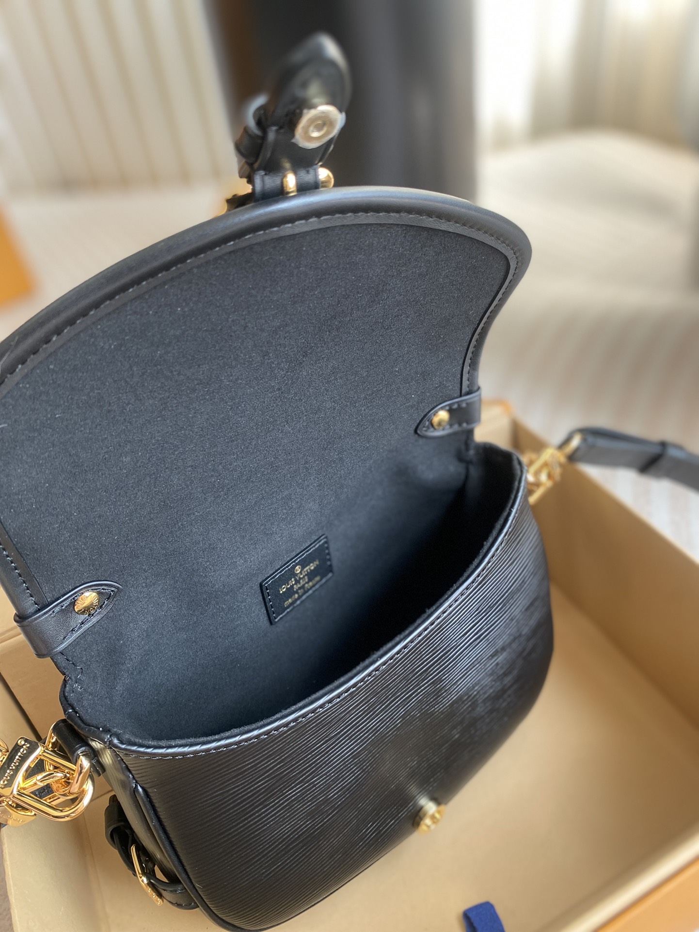 Louis Vuitton Black M23469 Saumur BB