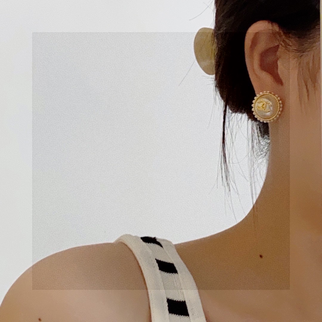 New Chanel Pearl Stud Earrings