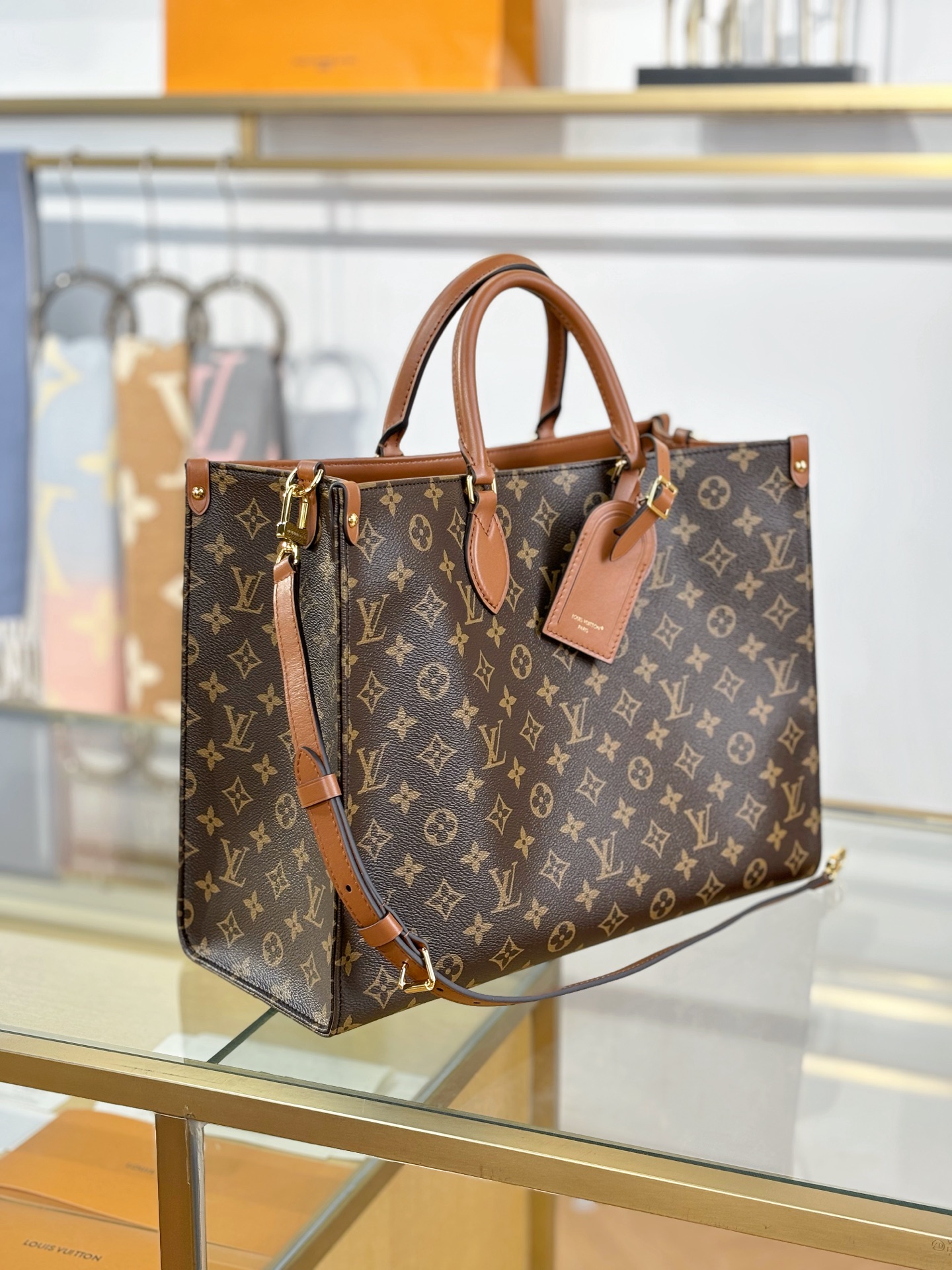 LV M14235 OnTheGo Organizer