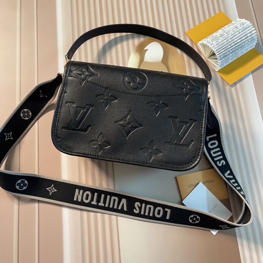 Louis Vuitton M46386 Diane Black