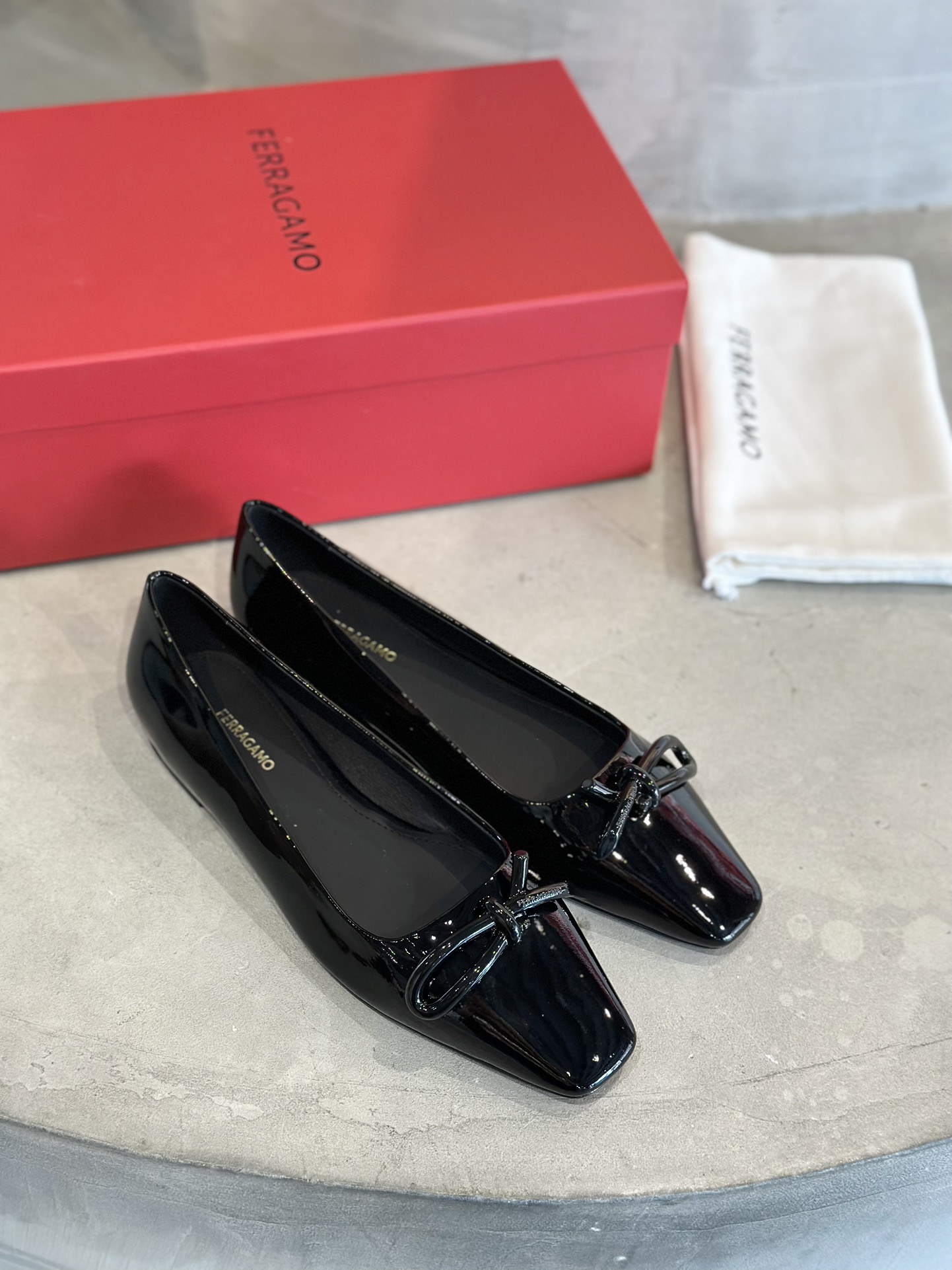 FERRAGAMO-Inspired New Vara Ballet Flats