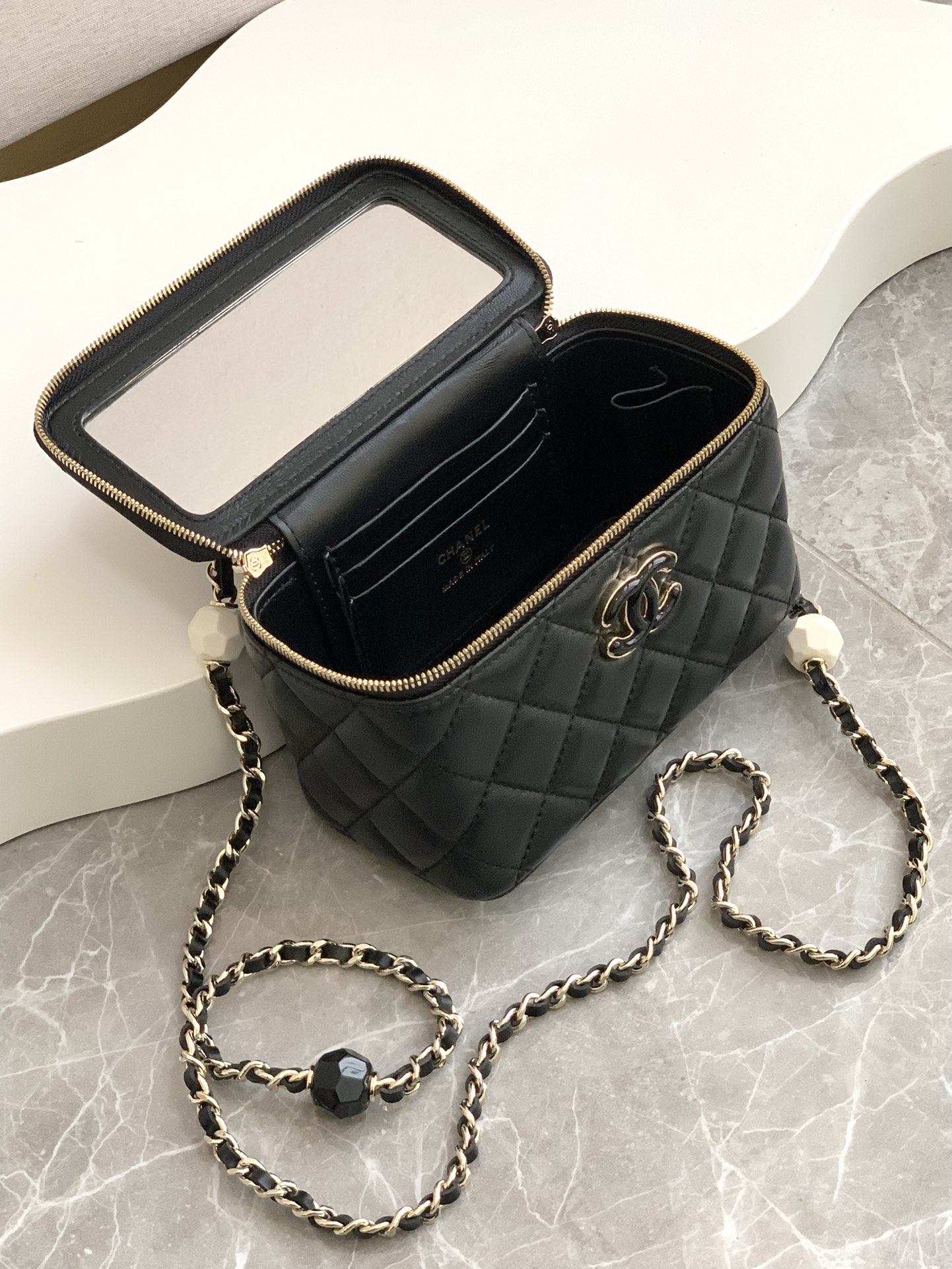 chanle Love makeup small lipstick box