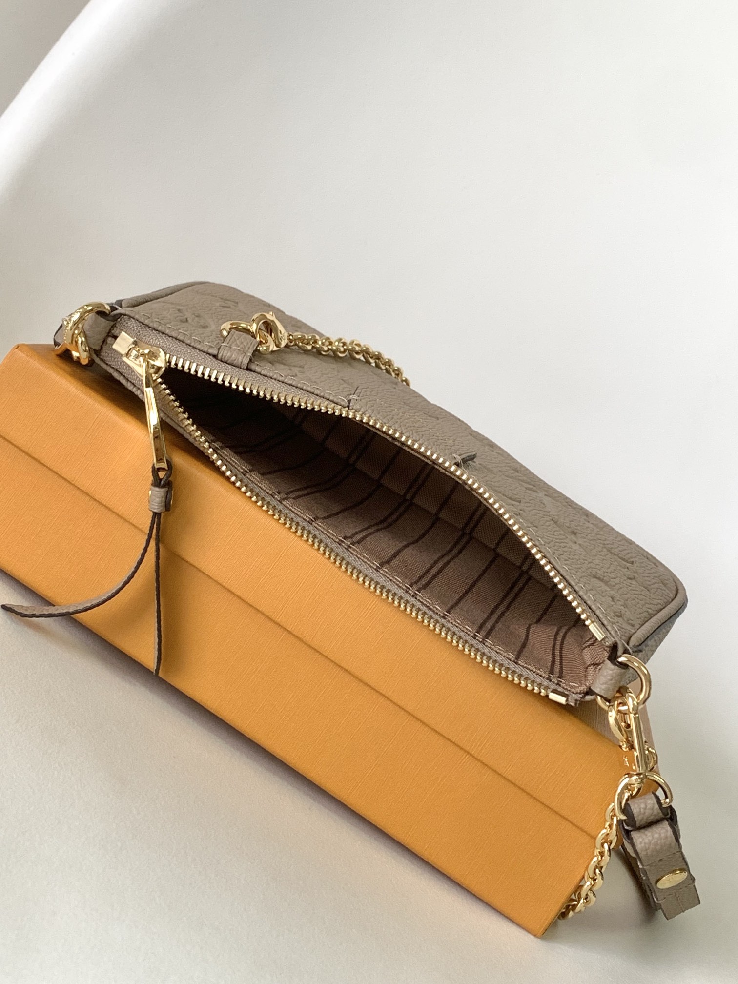 LV-M13614 Easy Pouch